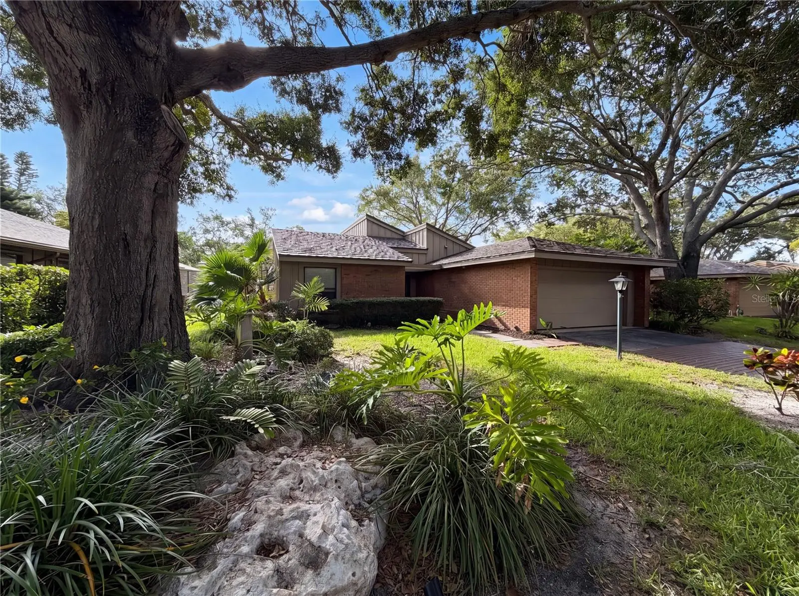 1407 Willow Oak Circle, FL