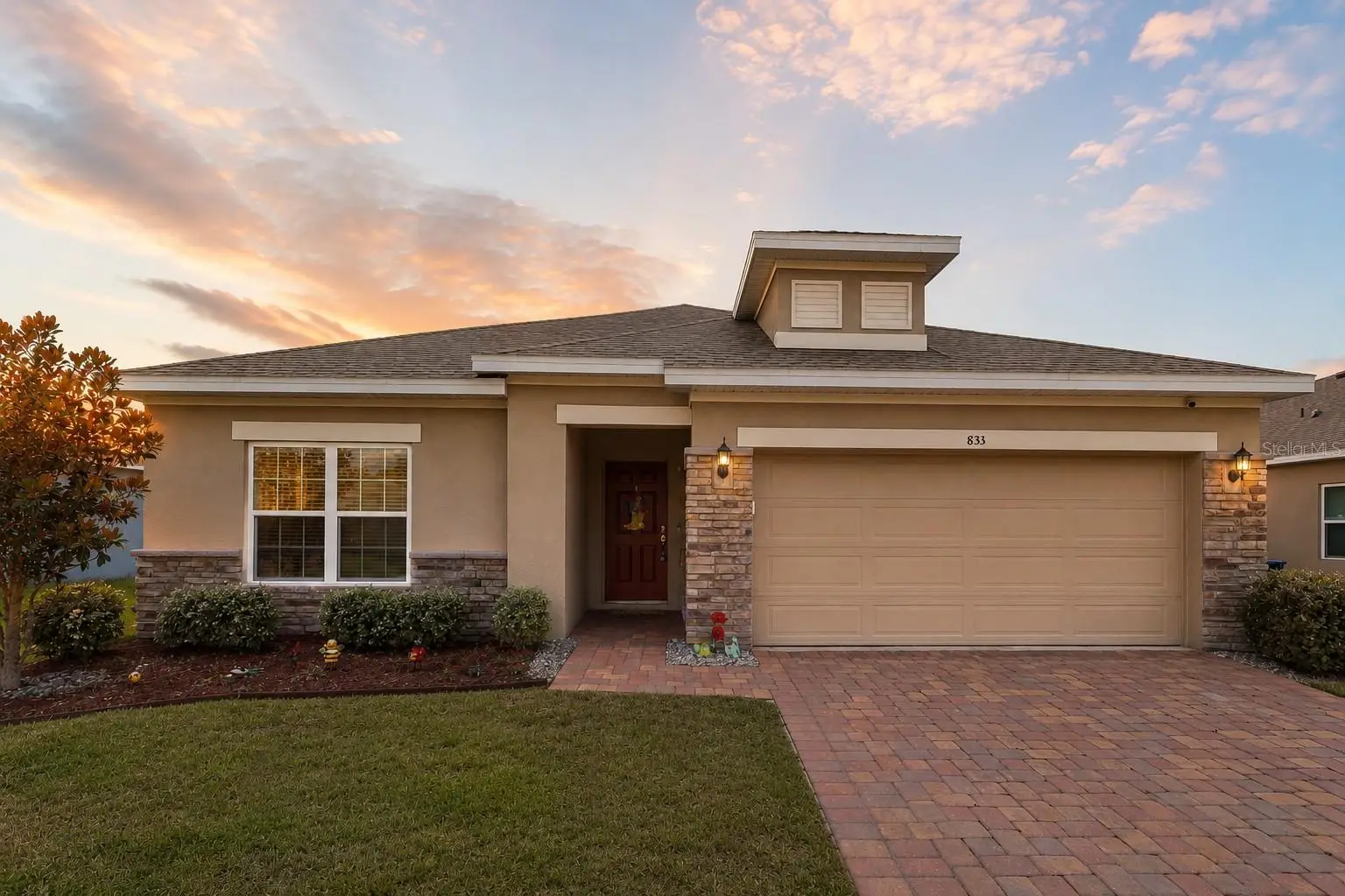 833 Avenal Lane, FL