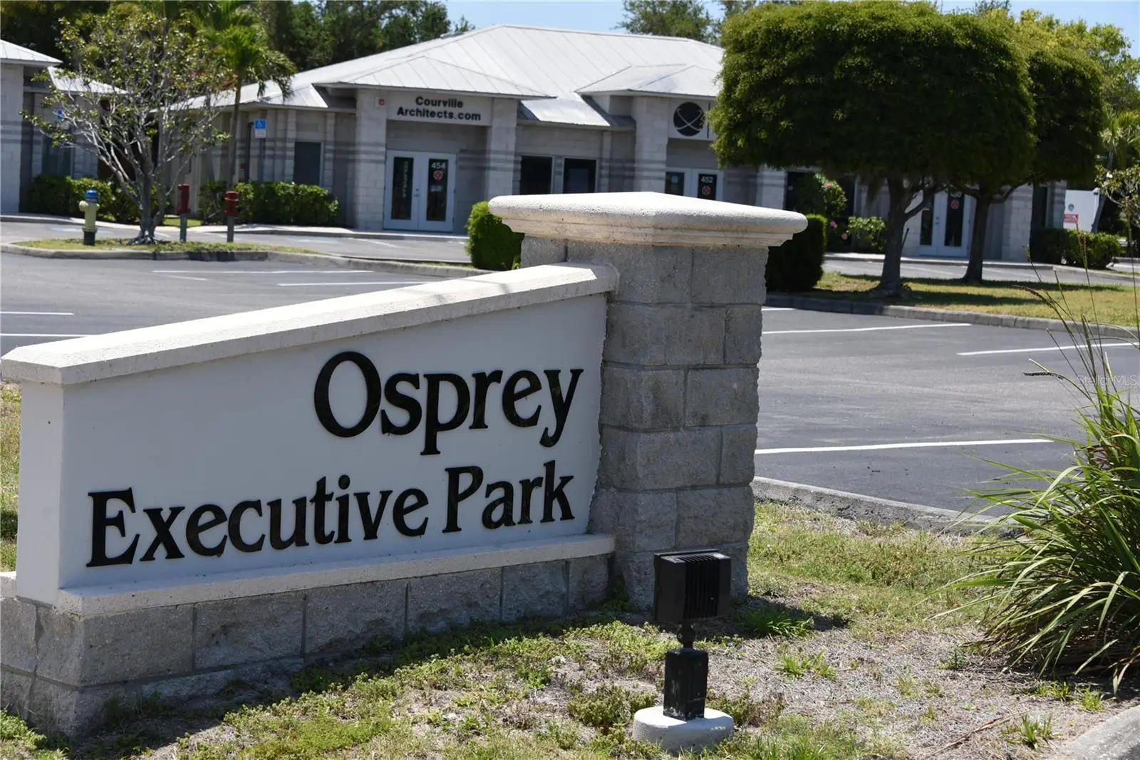418 Tamiami Trail, FL