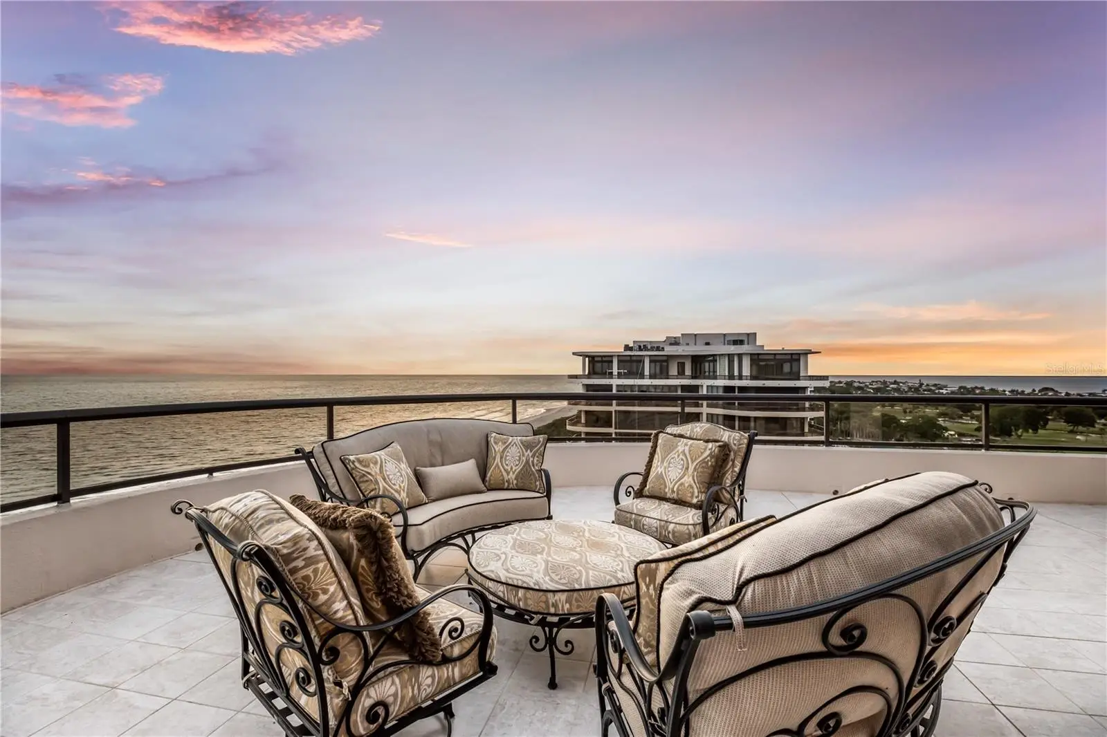 415 L Ambiance Drive, FL