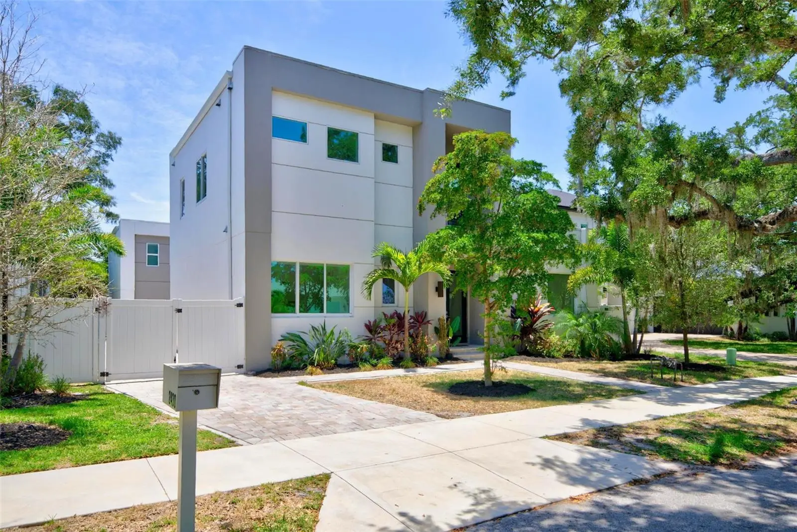 2430 Floyd Street, FL