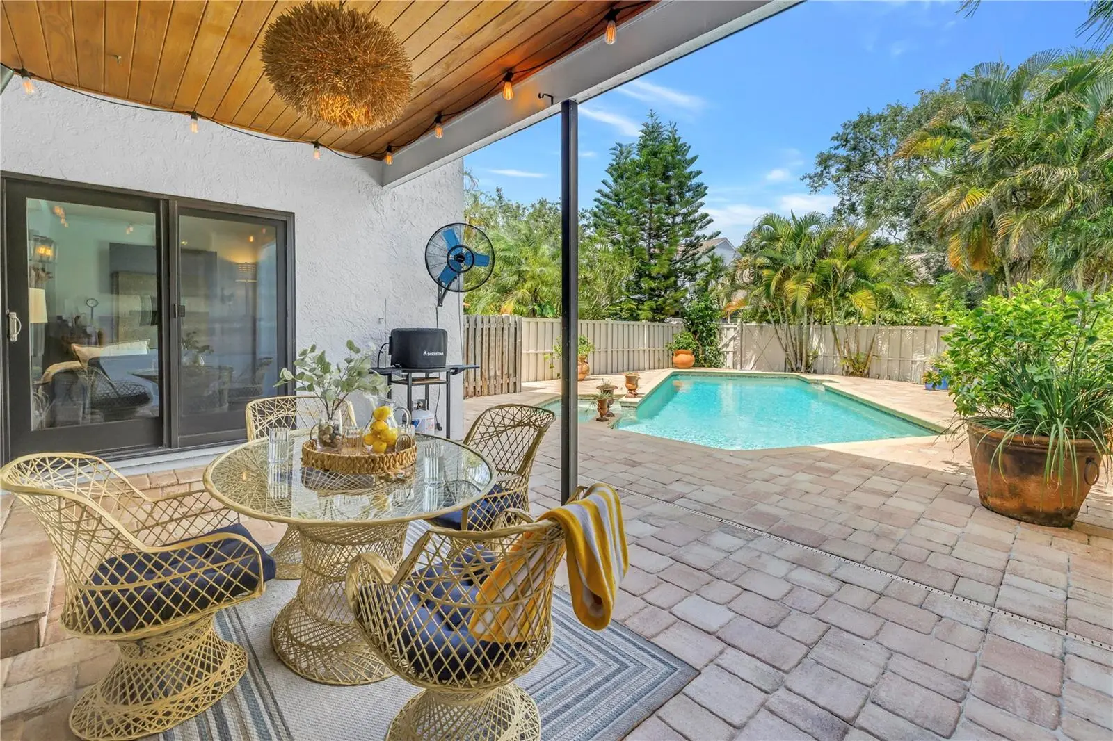 990 San Carlos Court, FL