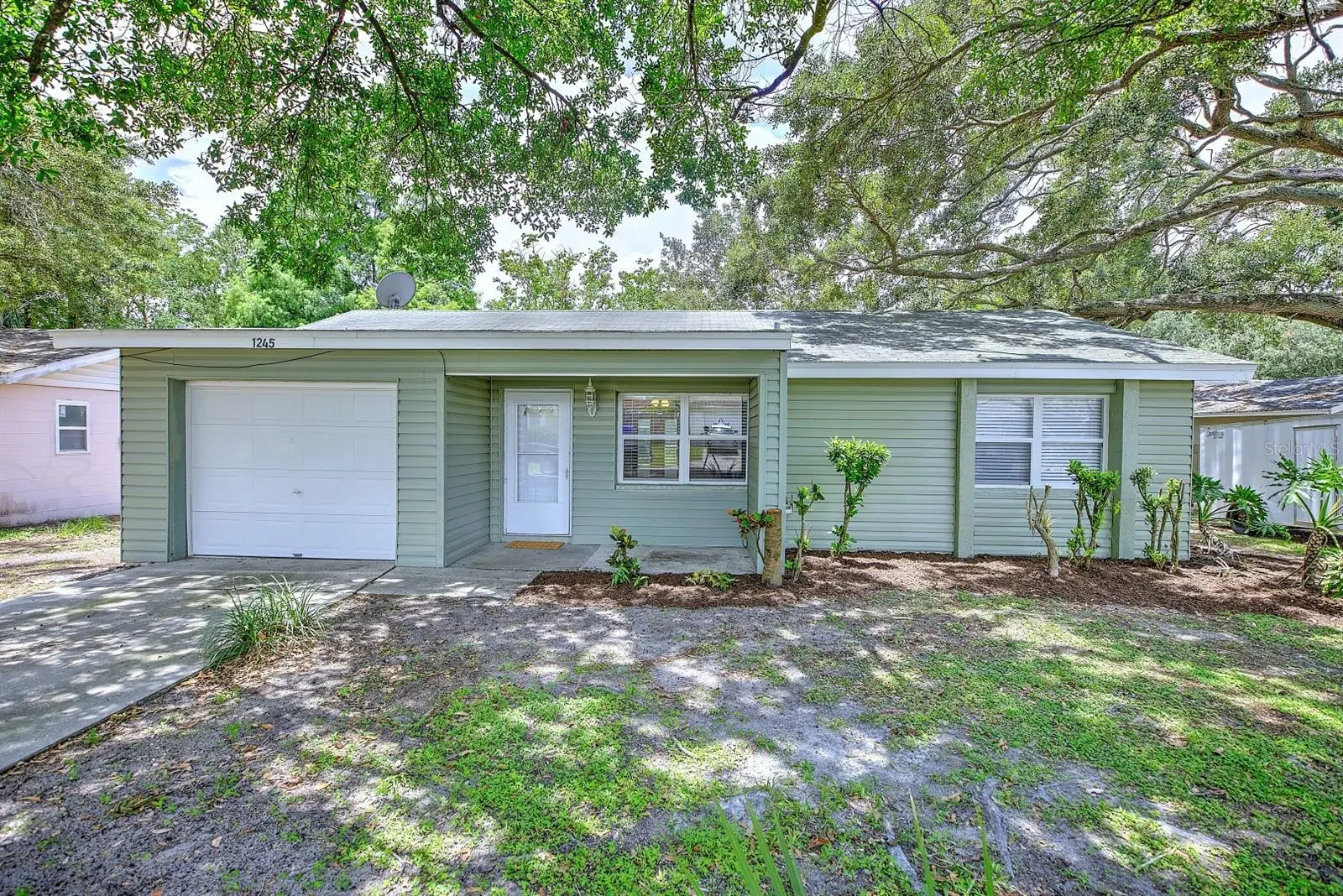 1245 Honeytree Ln E Lane, FL
