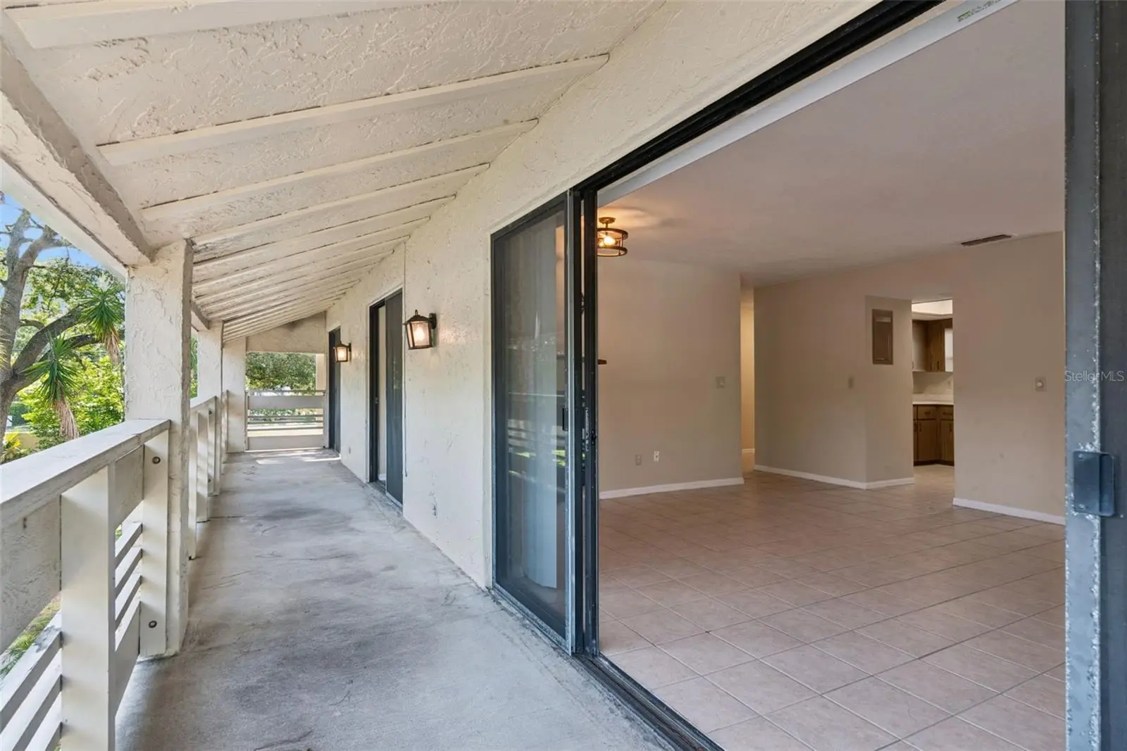 445 Netherwood Crescent, FL
