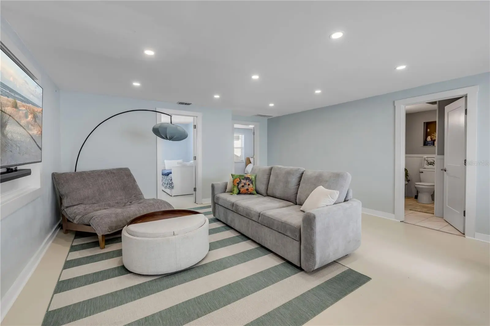 308 Due East Street, FL