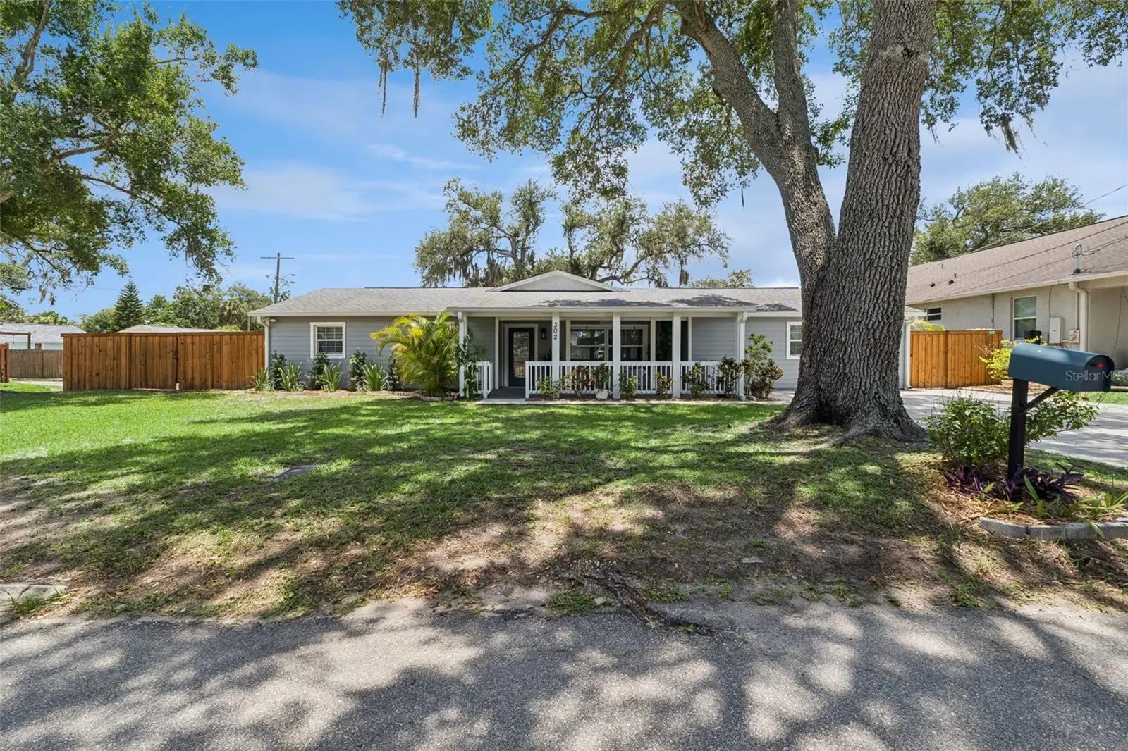 302 Comanche Avenue, FL