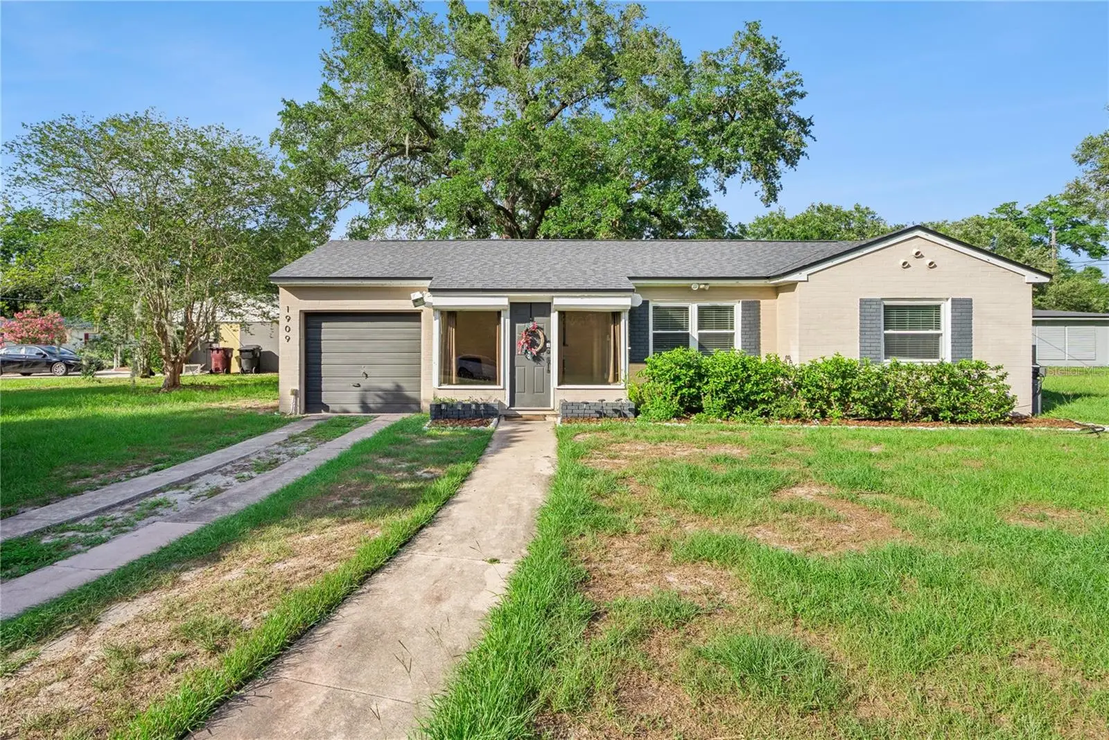 1909 Fern Circle, FL