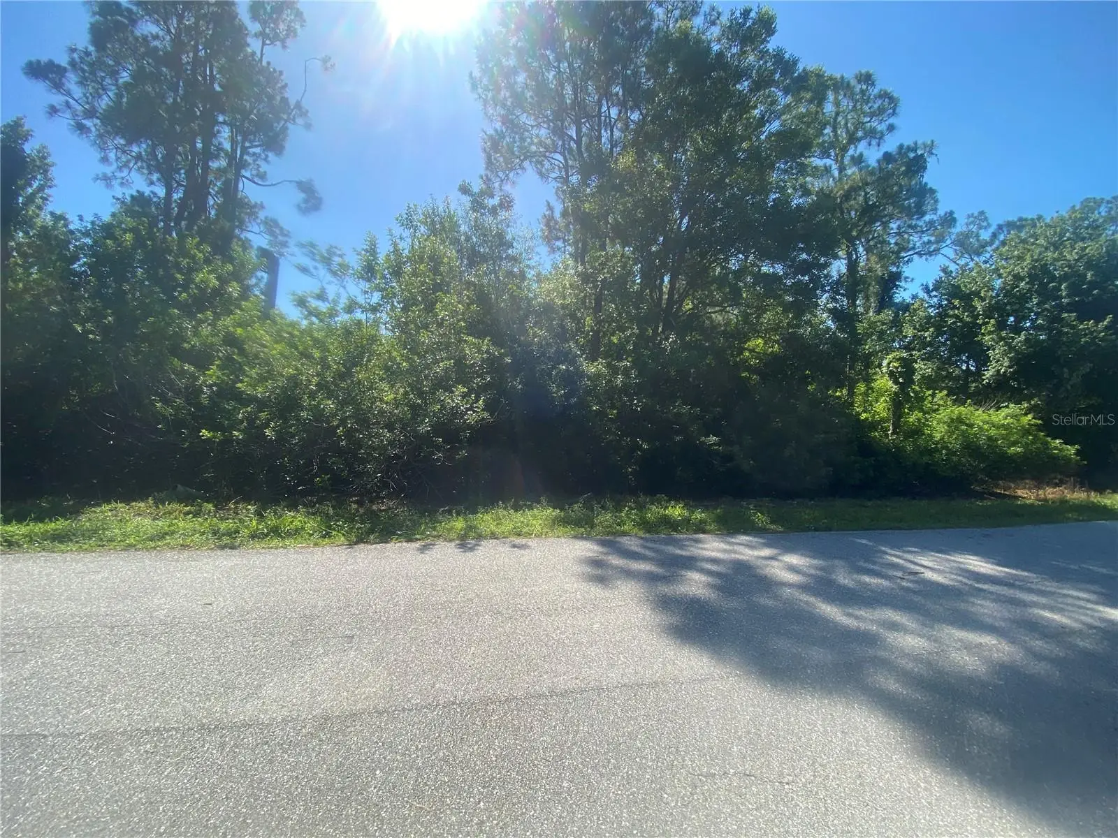 906 Porsche Avenue, FL