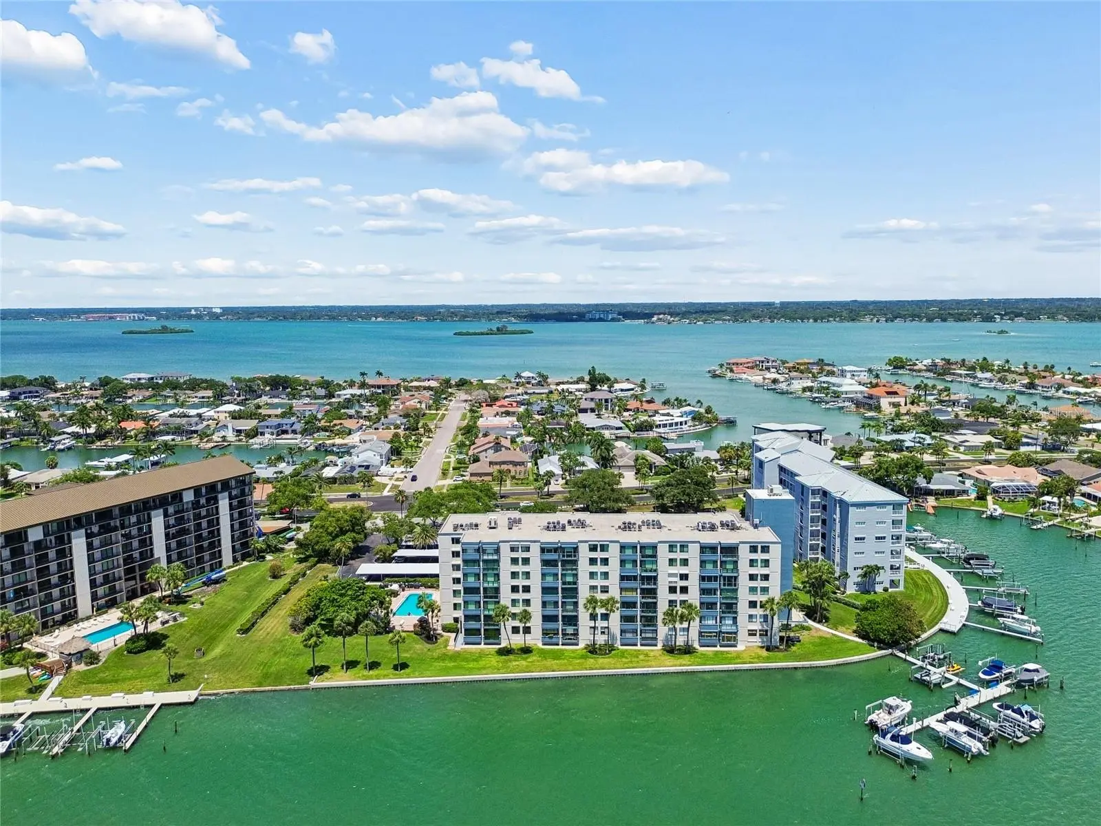 644 Island Way, FL