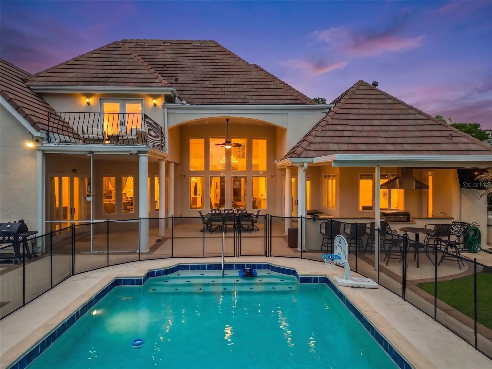 2204 Cairns Court, FL