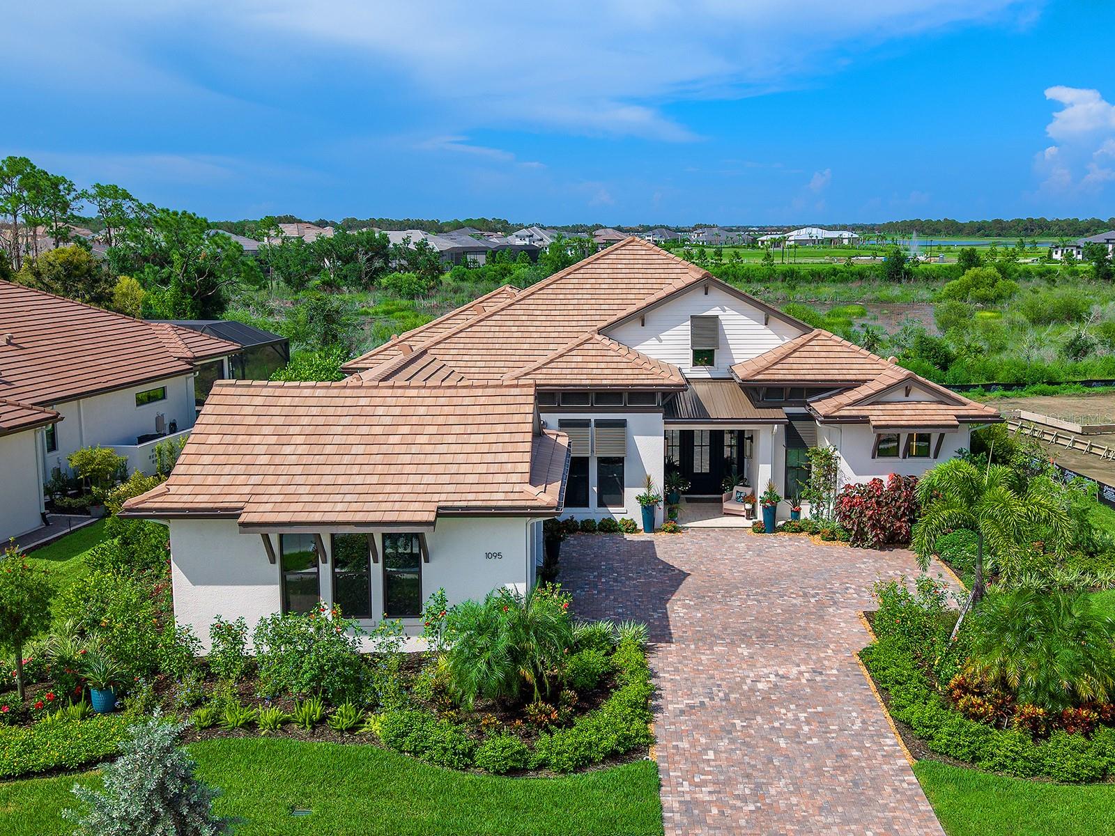 1095 Blue Shell Loop, FL