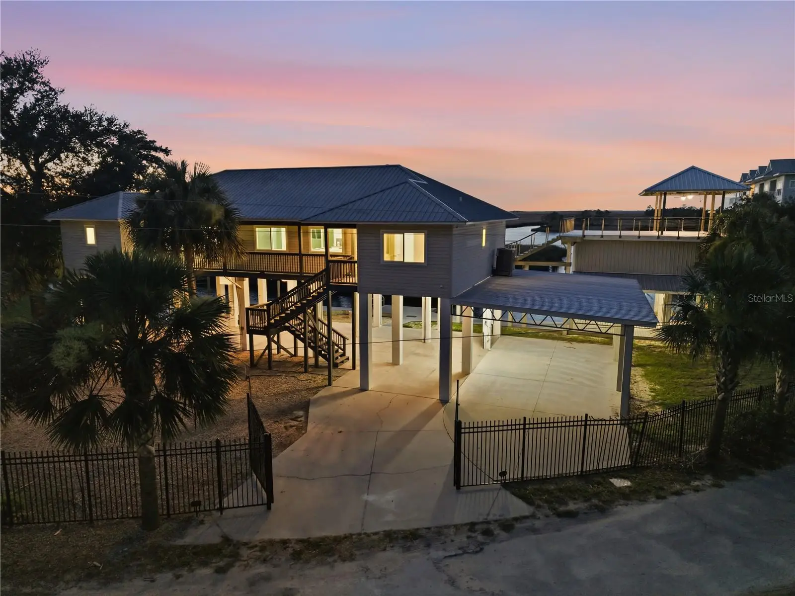 38 195th Street, FL