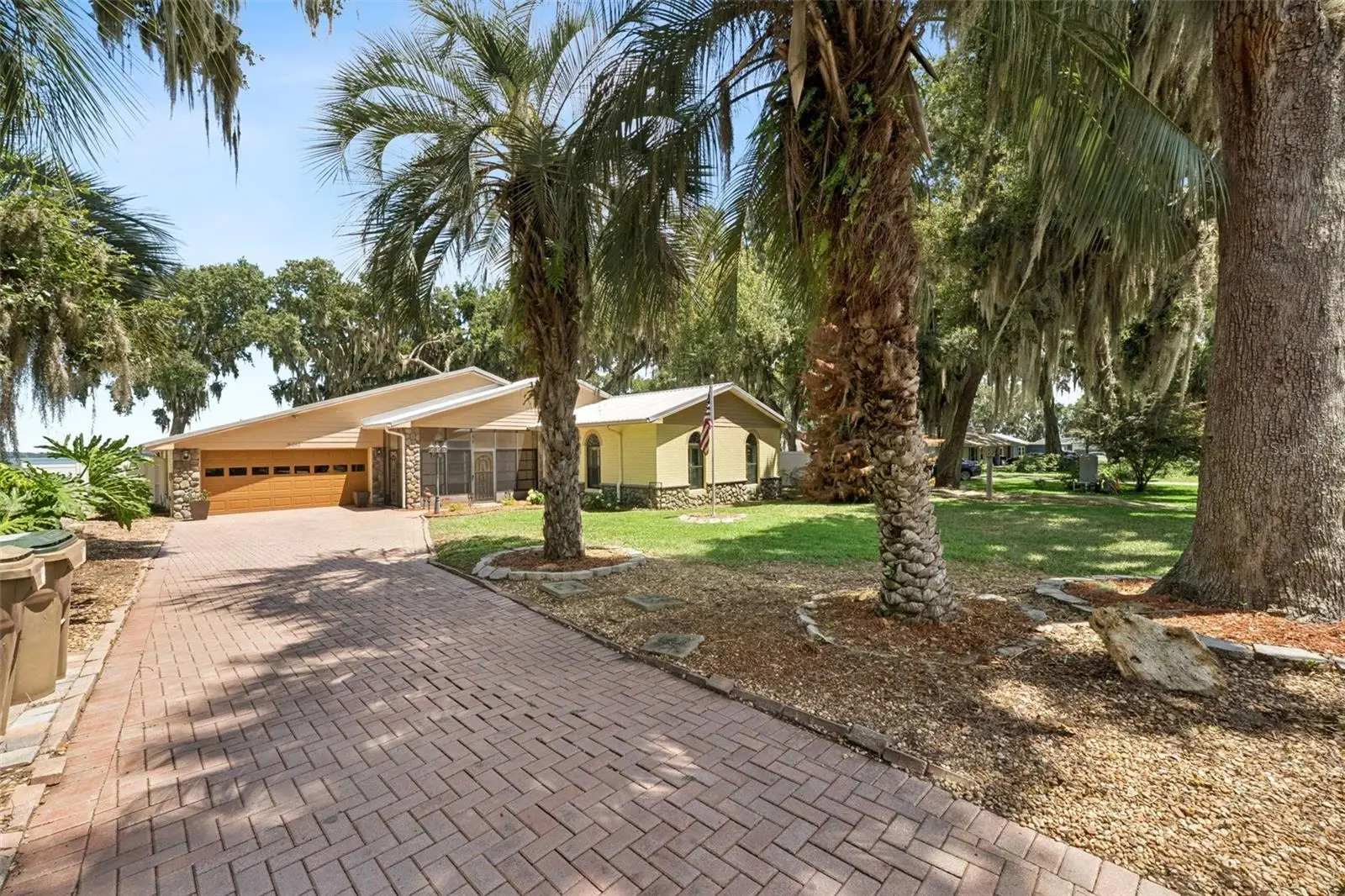 35040 Shady Oaks Lane, FL