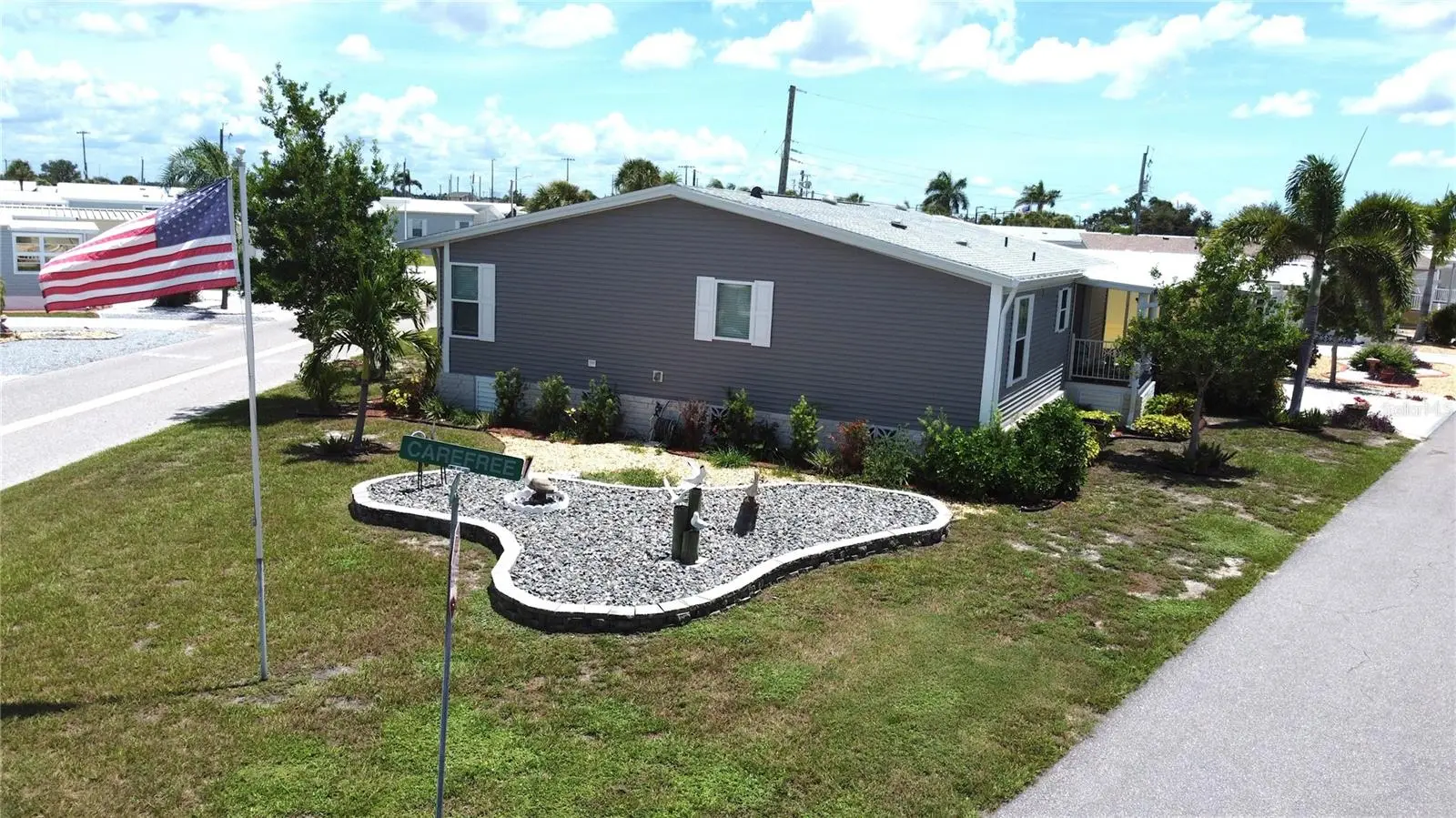 602 Carefree, FL