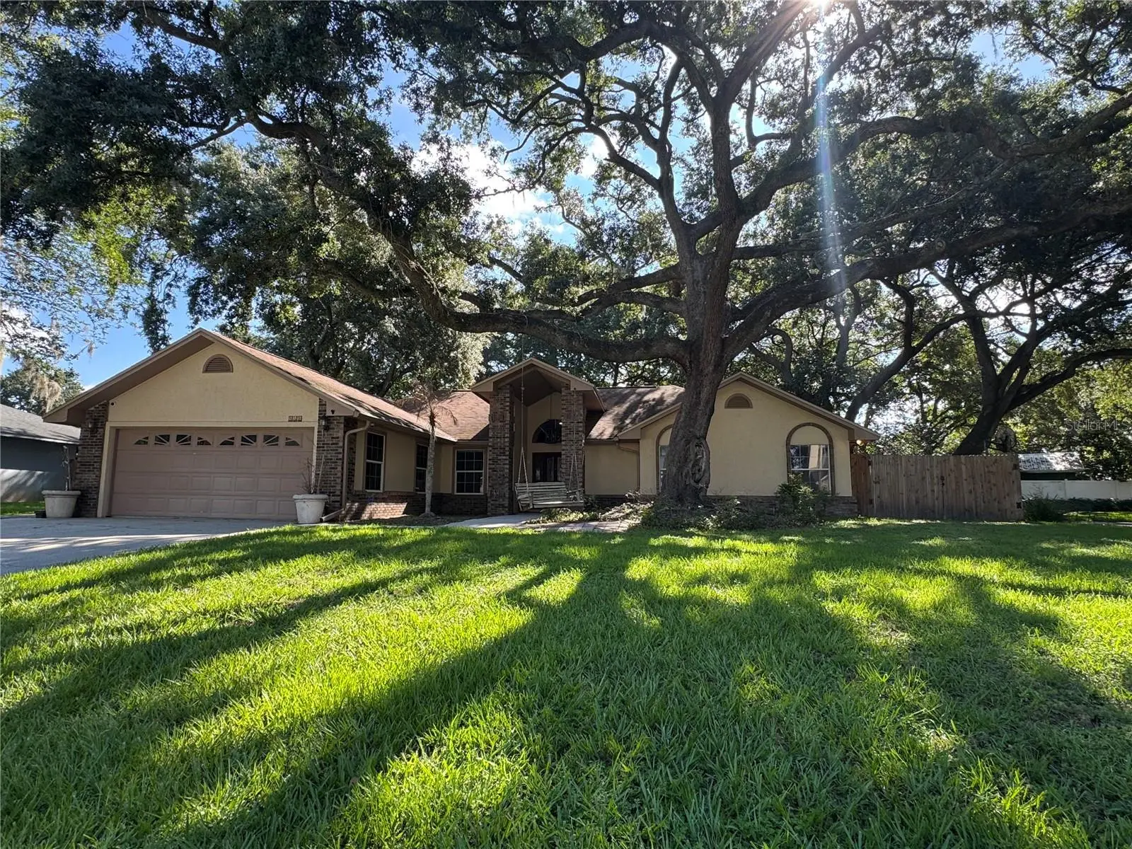 915 Heatherbrook Drive, FL