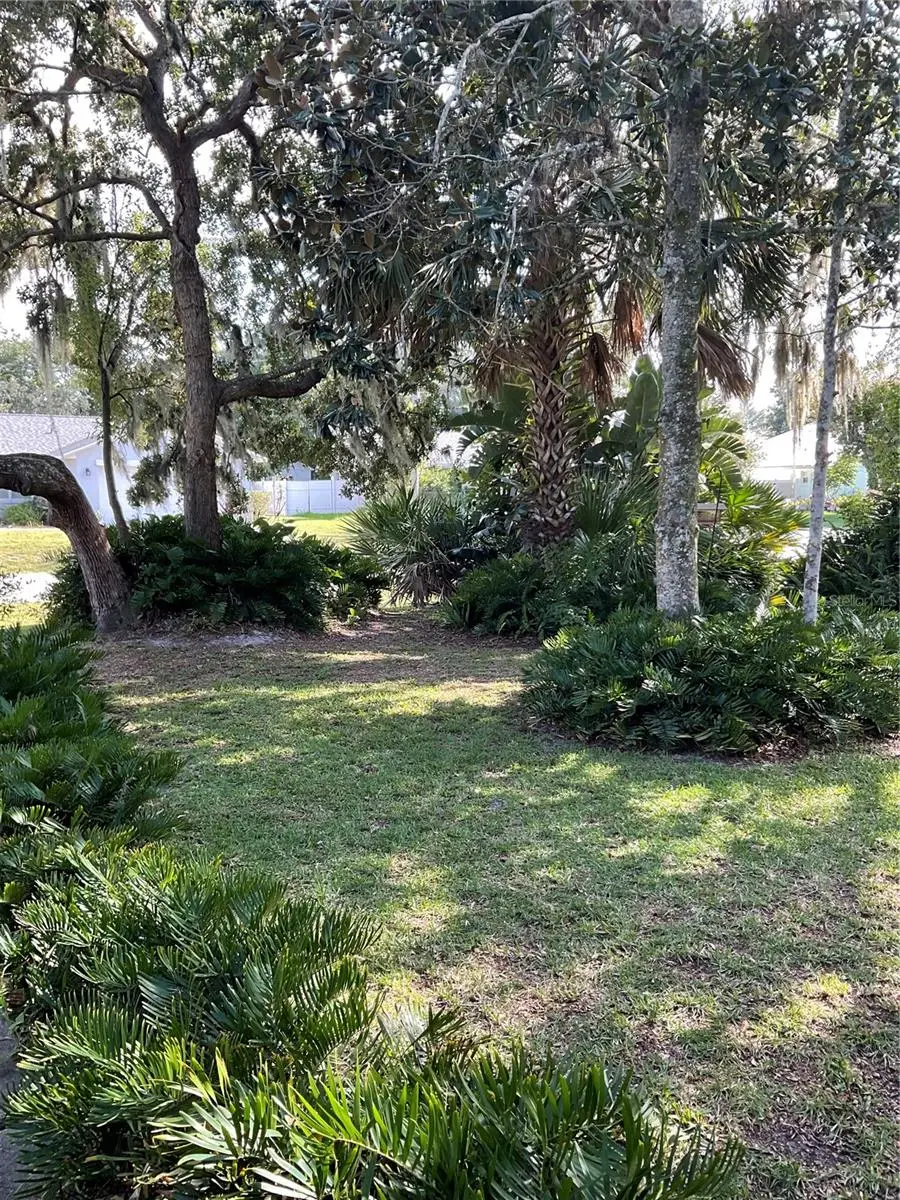 88 Freeport Lane, FL