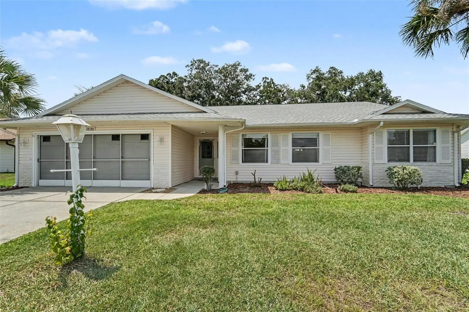 26166 Newcombe Cir, FL