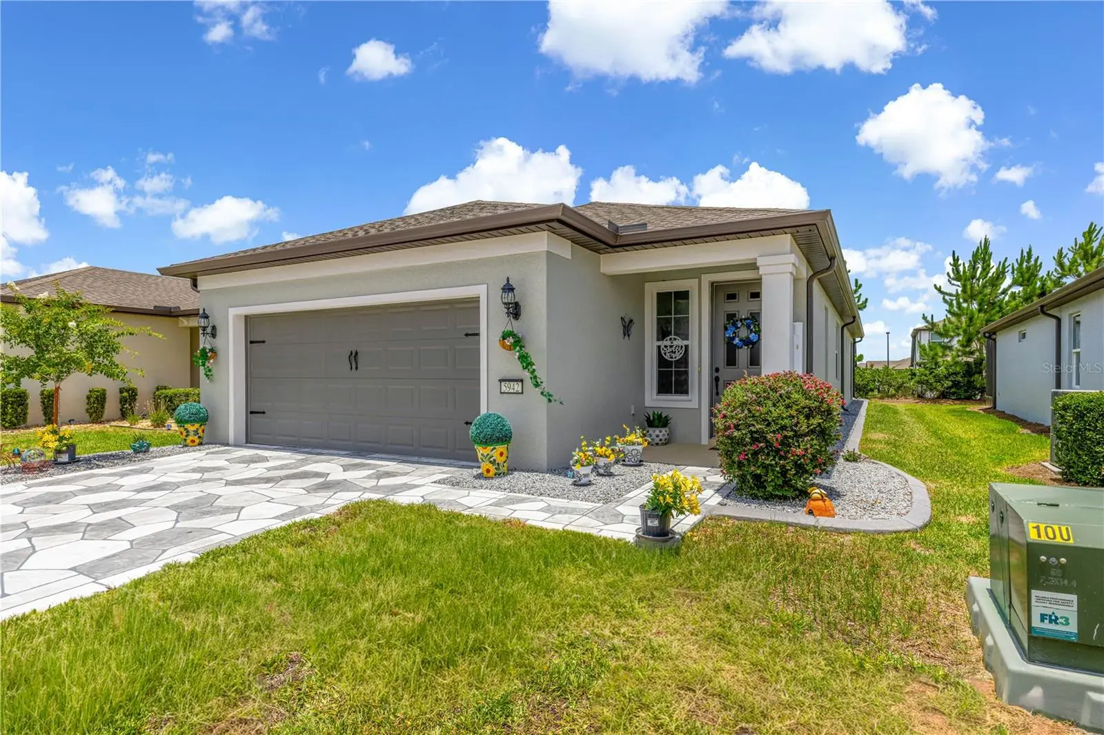 5942 93 Circle, FL