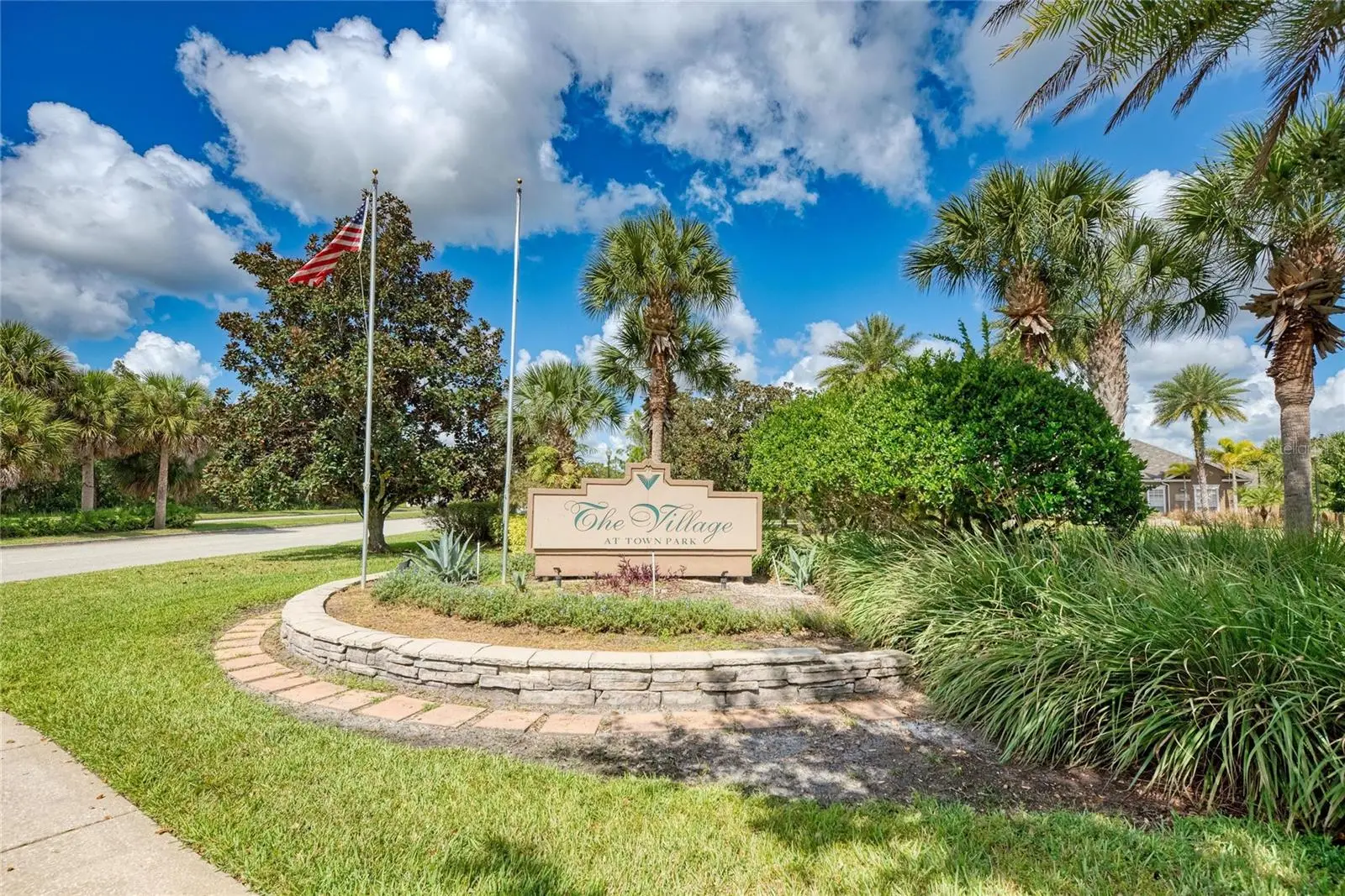 8932 Manor Loop, FL