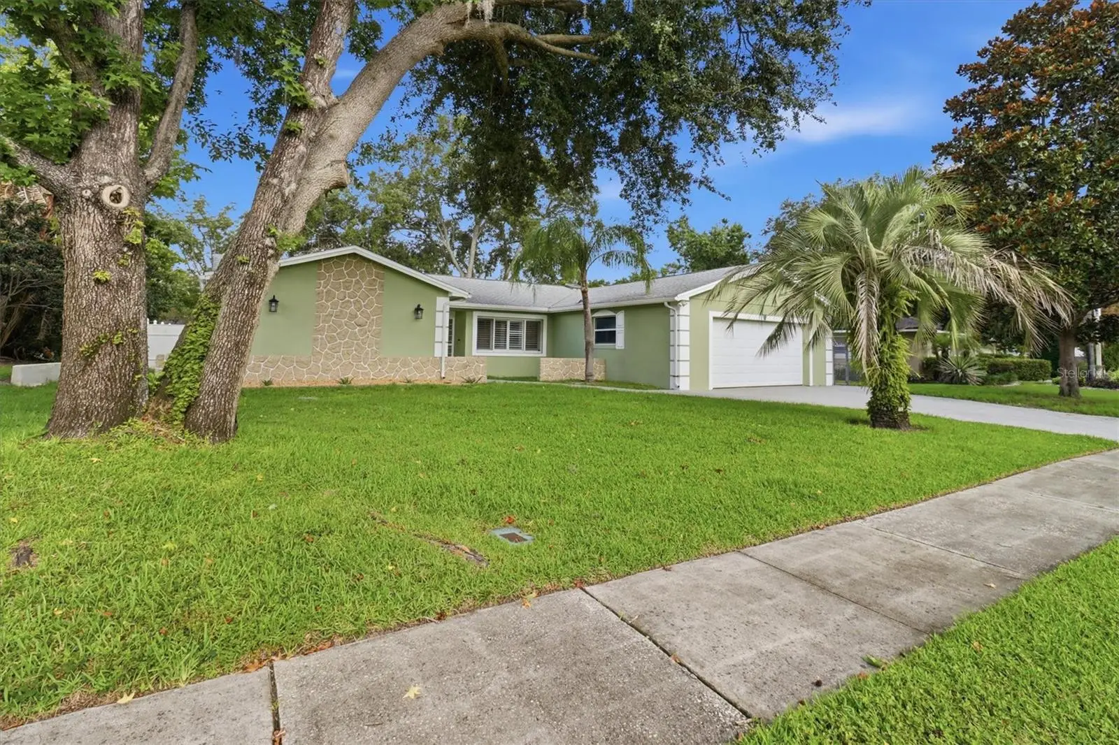644 Peachwood Drive, FL