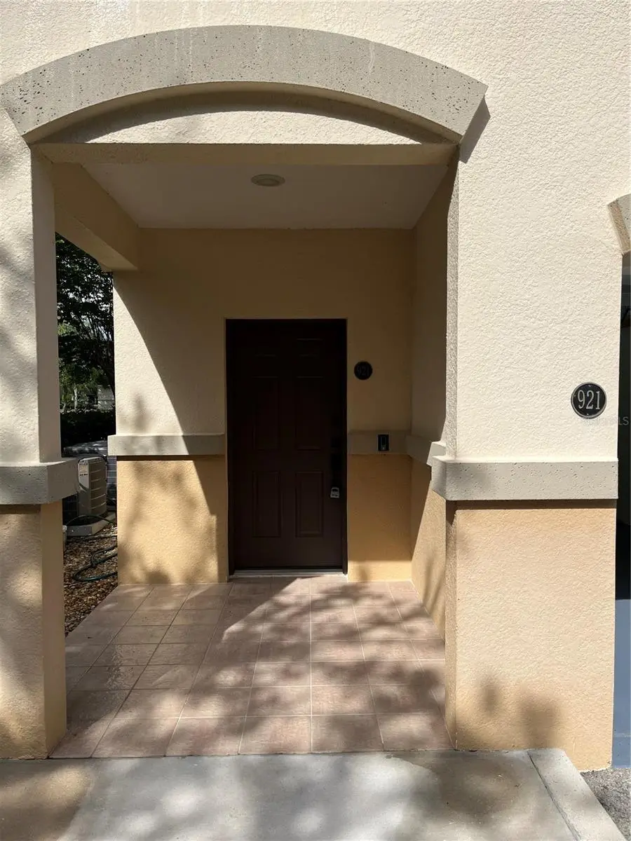 200 Riverview Bend, FL