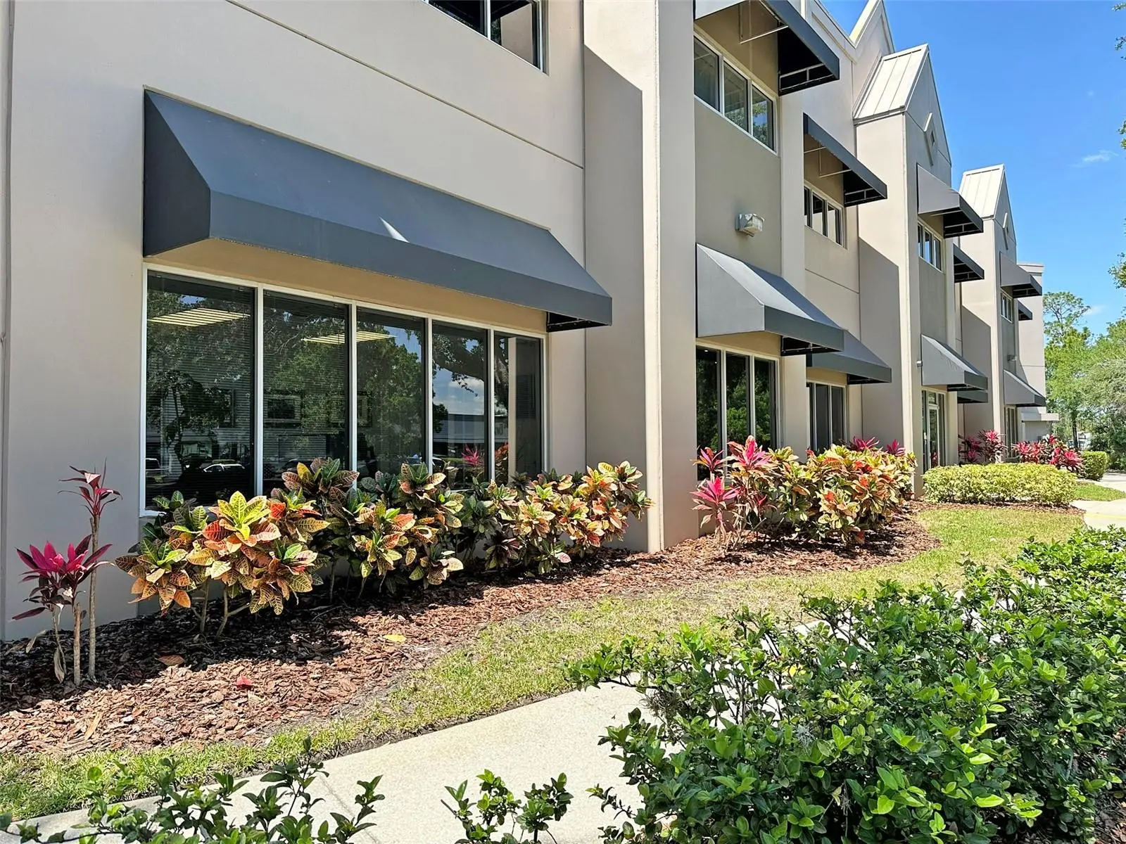 7800 Kingspointe Parkway, FL