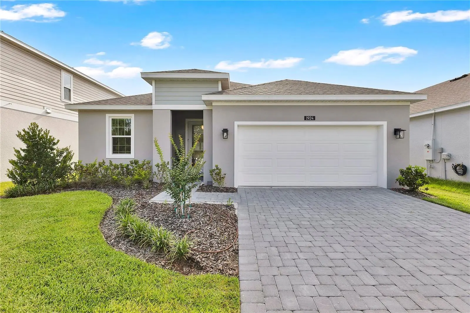 1924 Columbus Path, FL