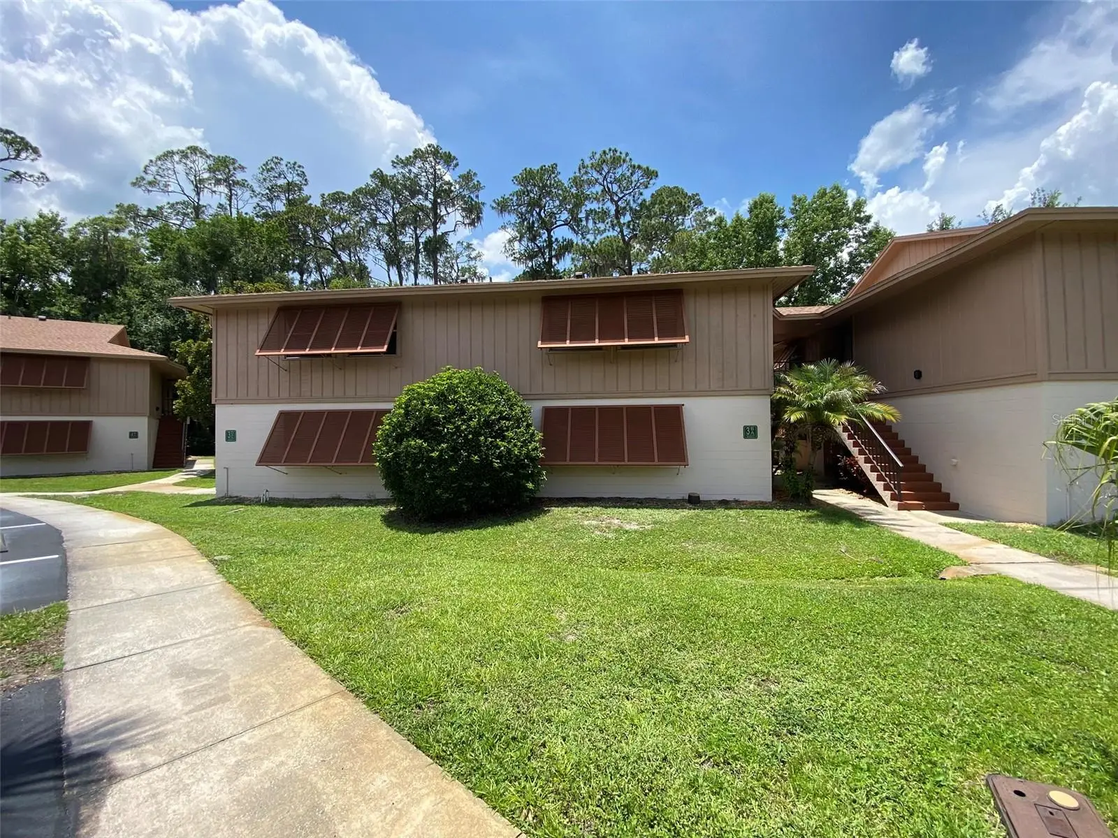 160 Live Oak Woods Court, FL