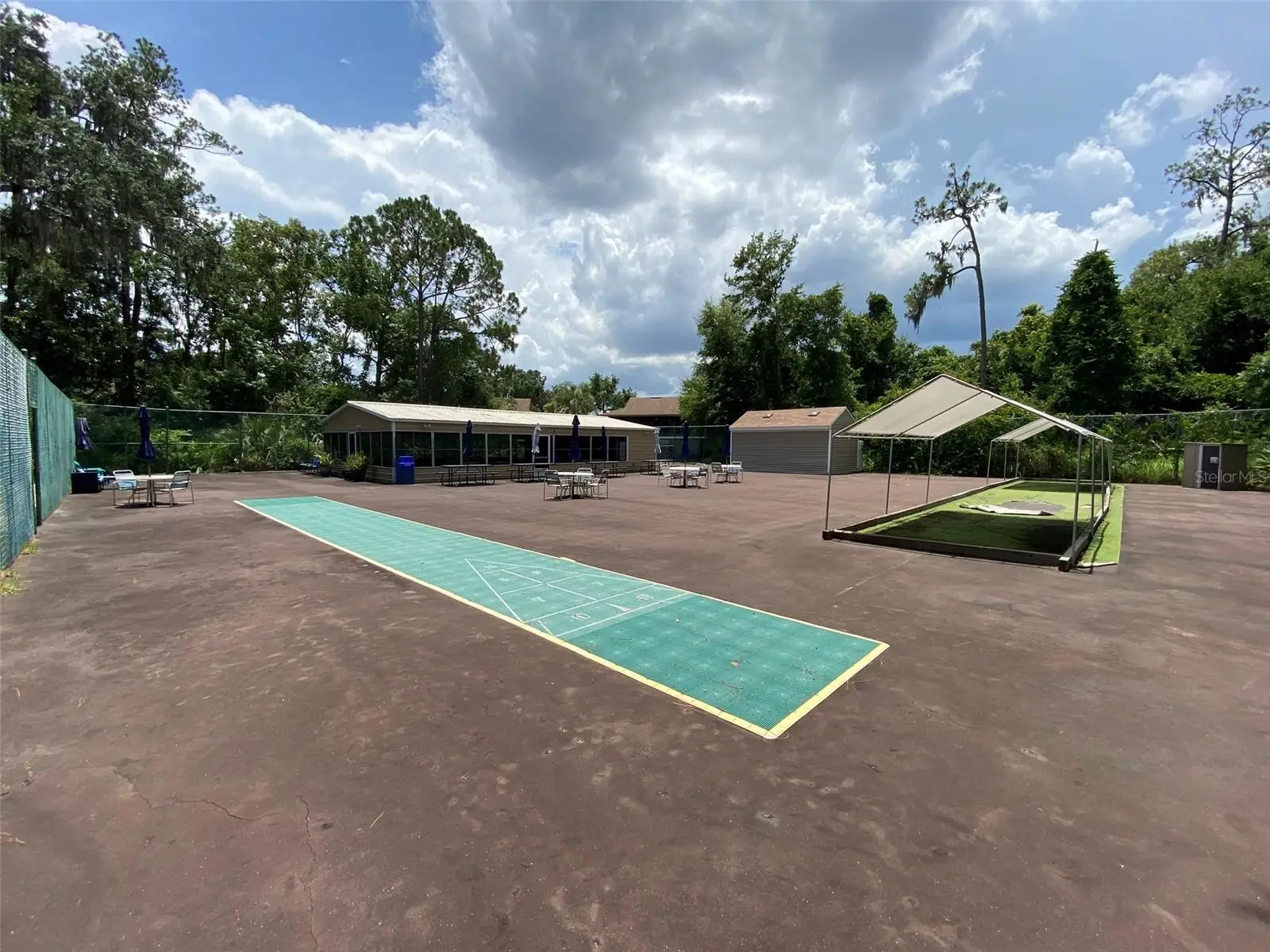 160 Live Oak Woods Court, FL