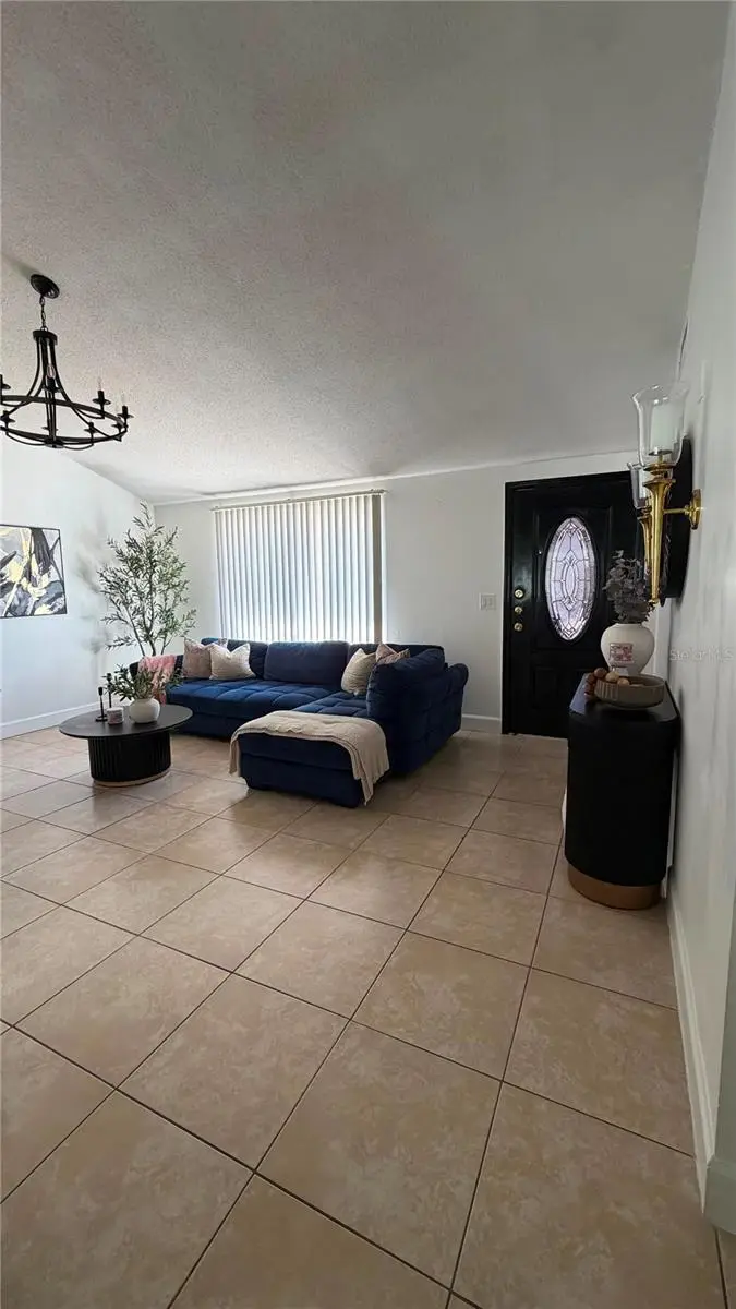 6713 Willow Spring Court, FL