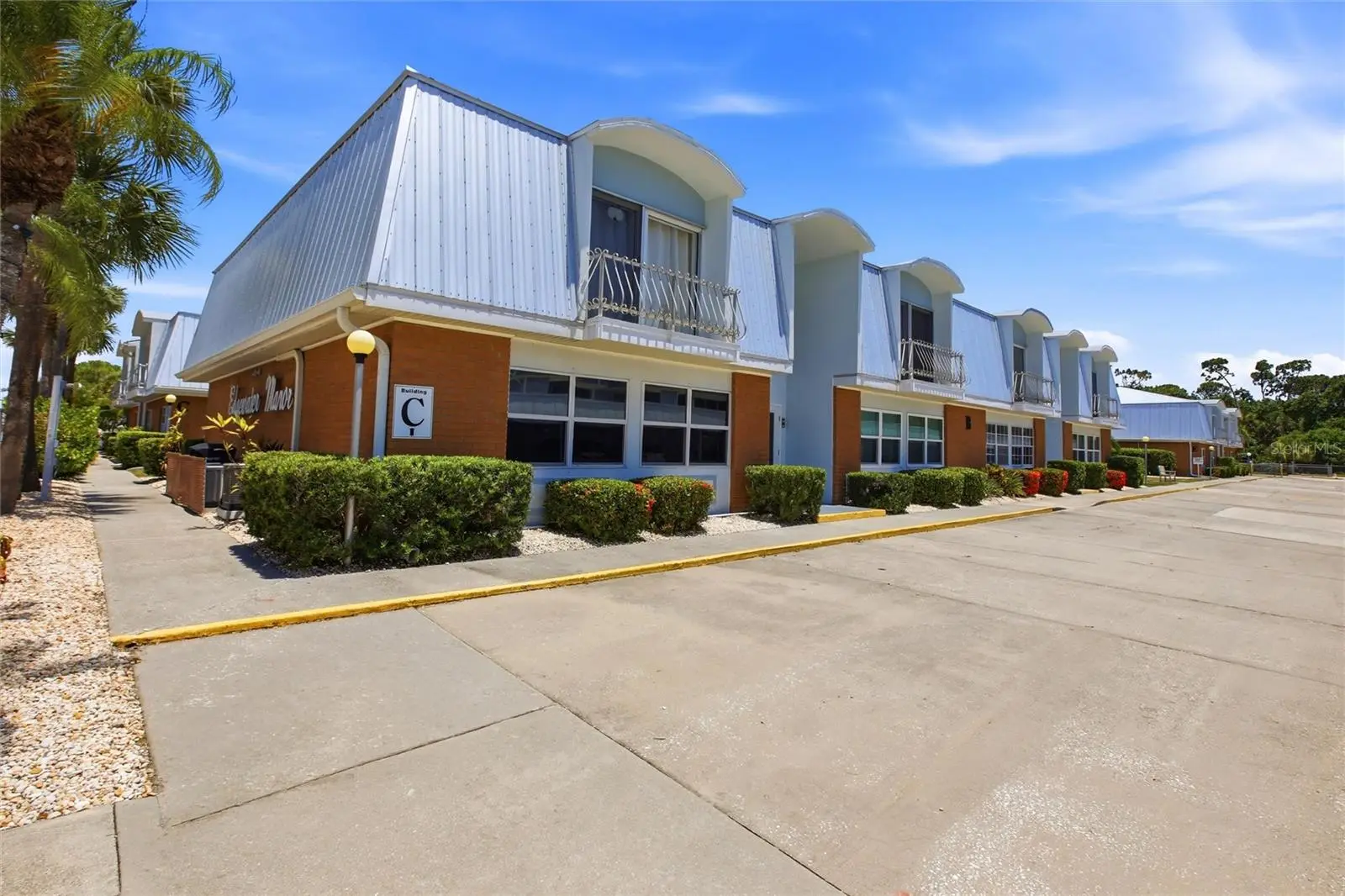 22333 Edgewater Drive, FL