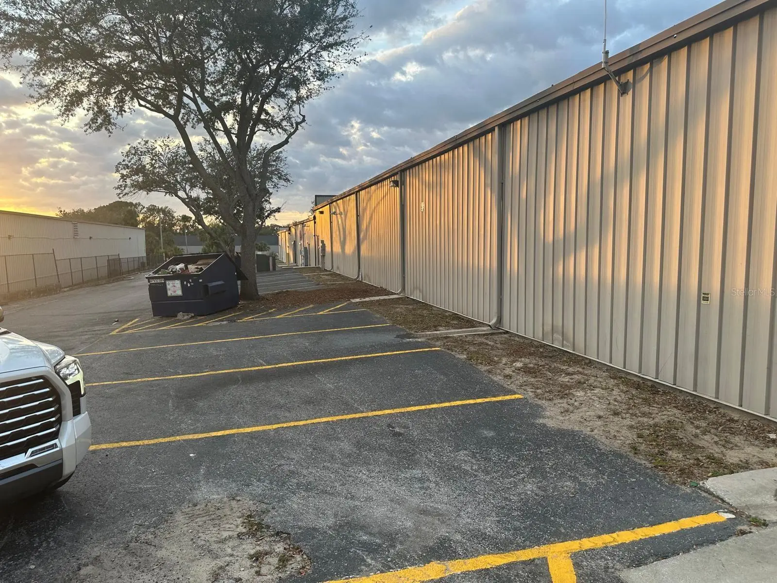 1727 Busch Boulevard, FL