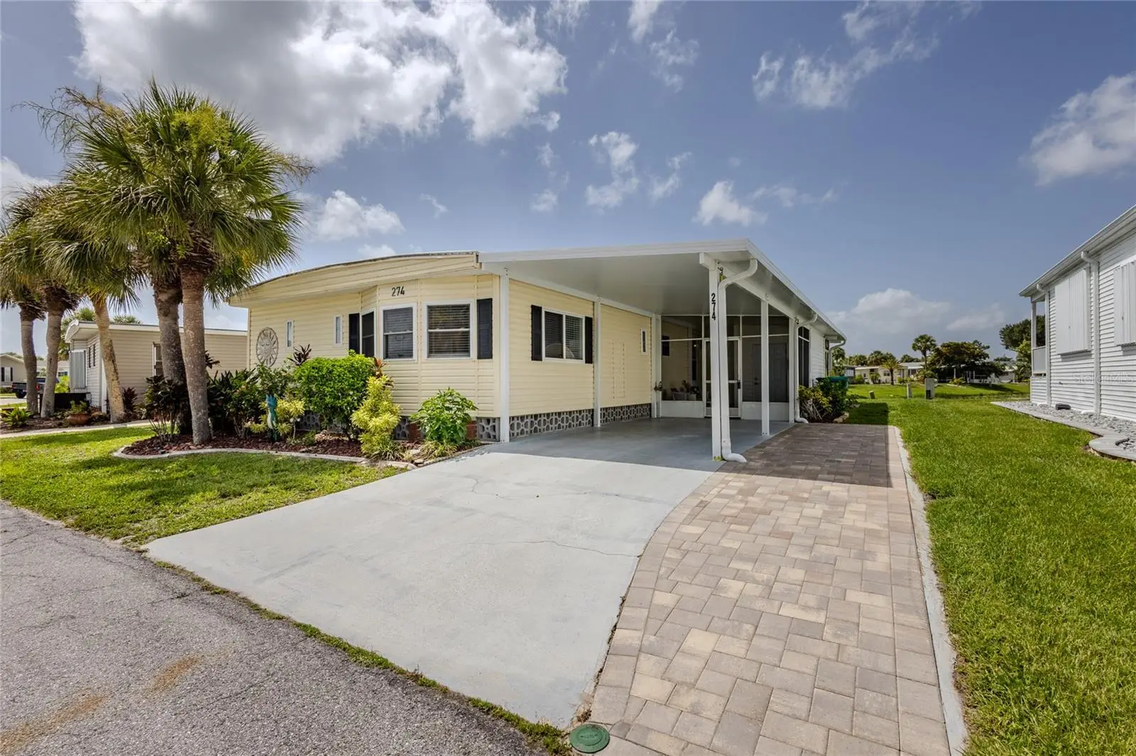 2100 Kings Highway, FL