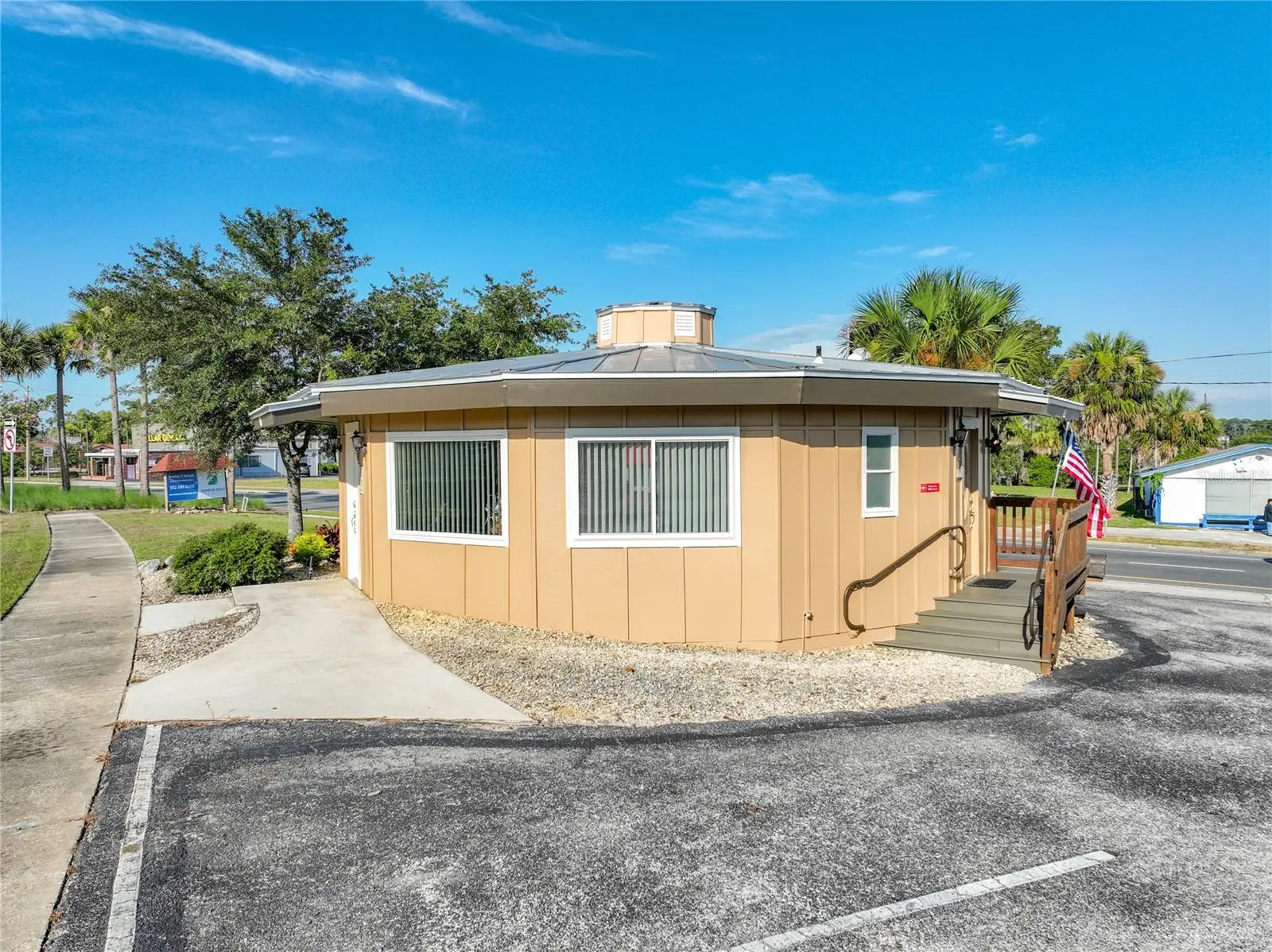 811 Bay Street, FL