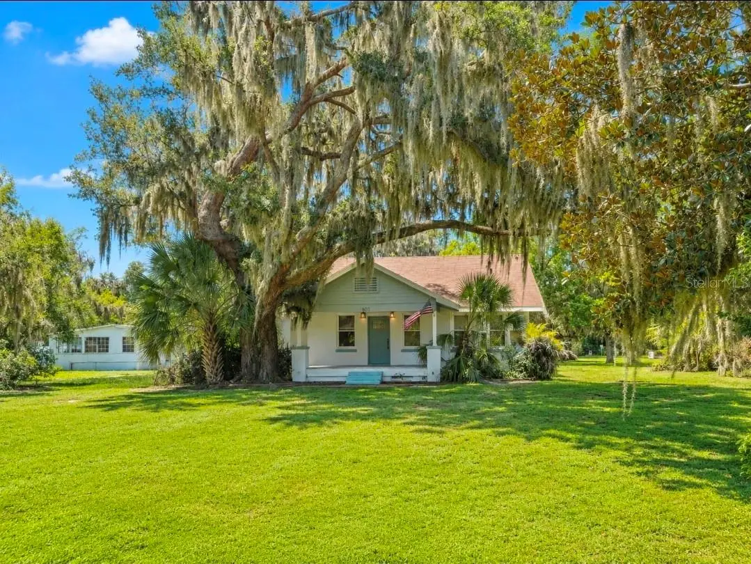 695 Lyle Parkway, FL
