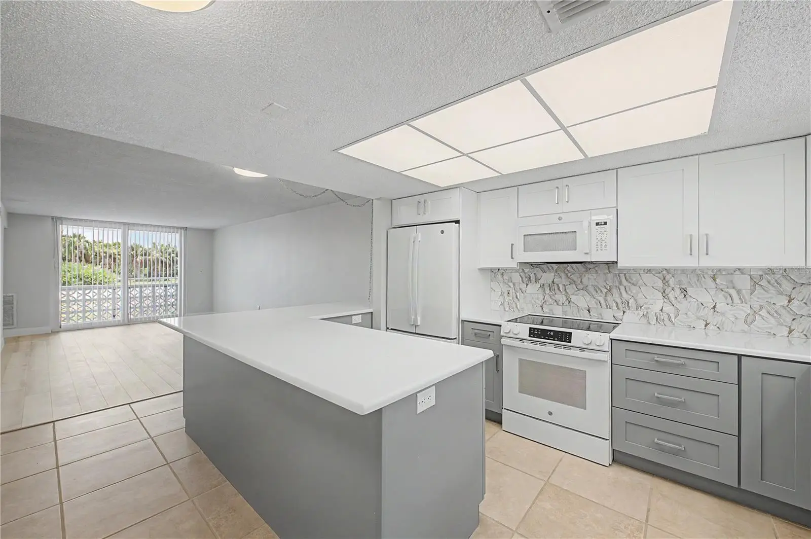 9 Forbes Place, FL