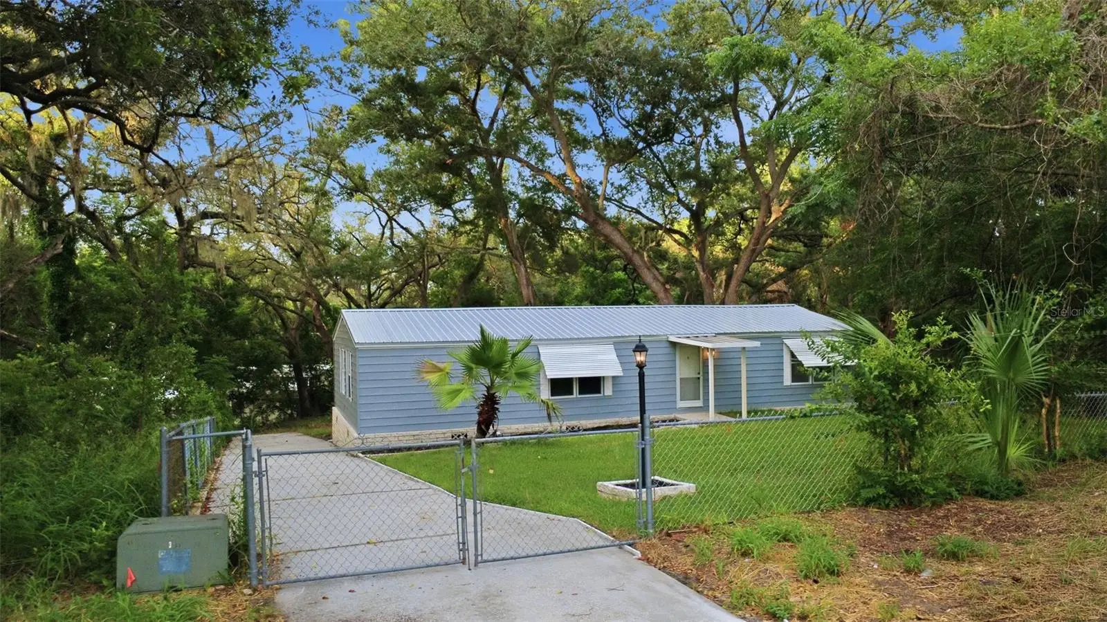 403 Acorn Circle, FL