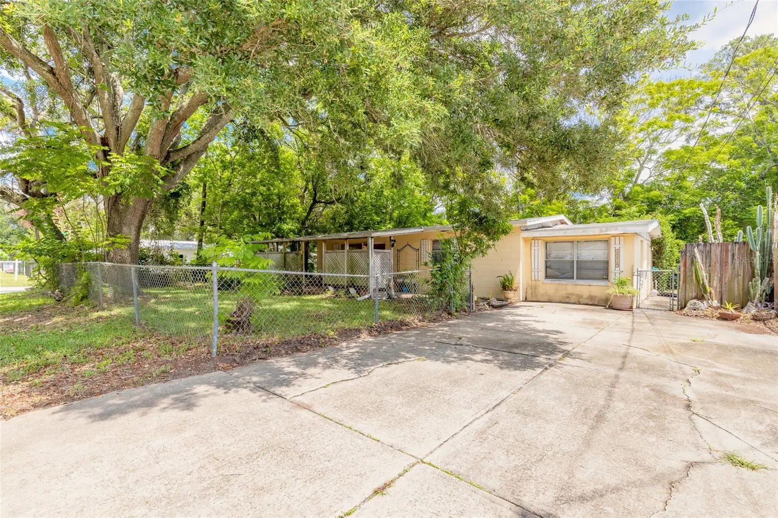1219 Leon Lane, FL