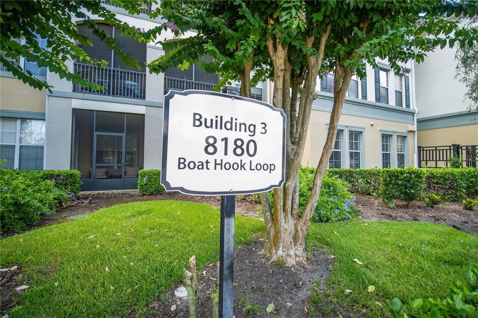 8180 Boat Hook Loop, FL