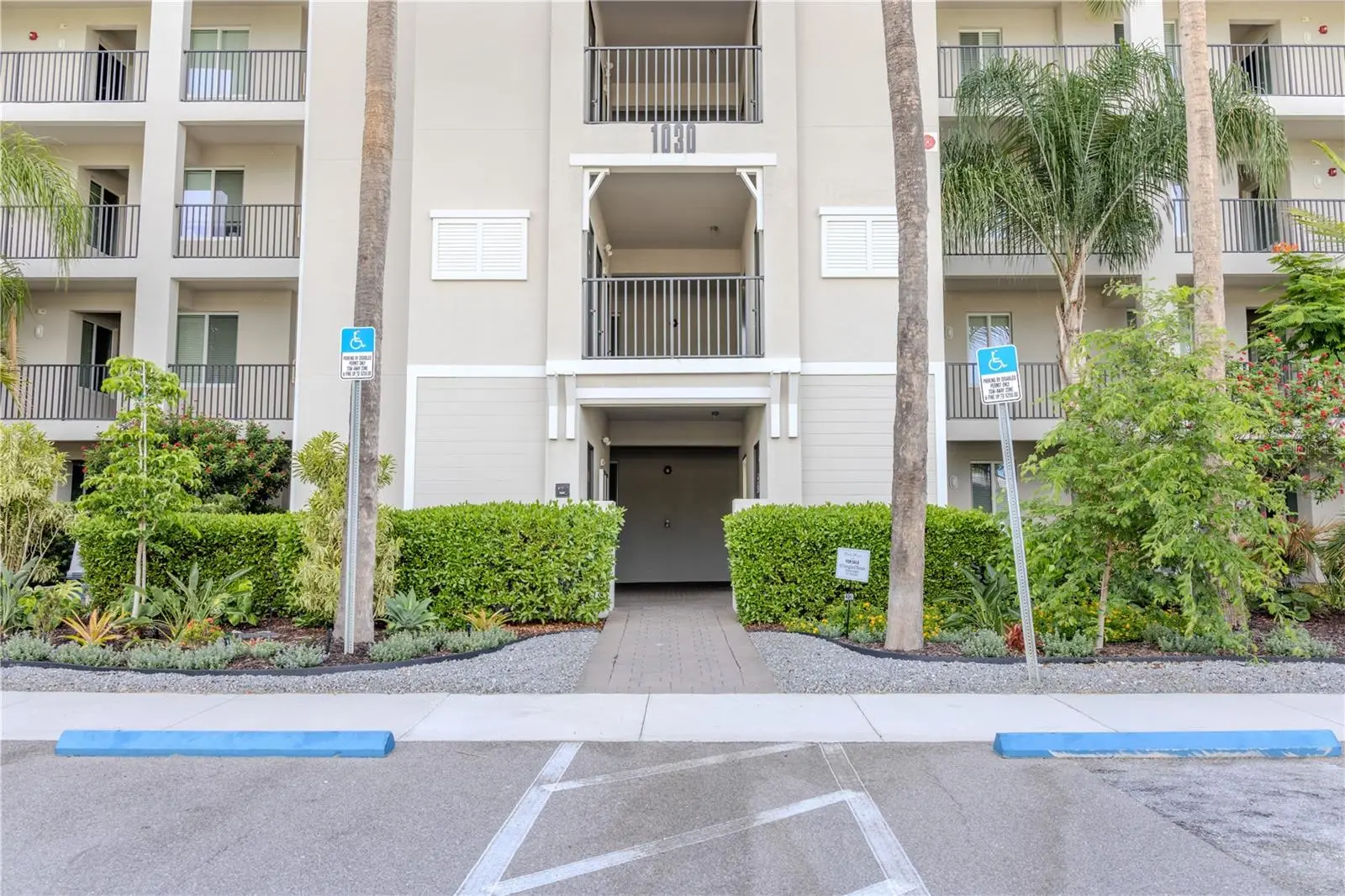 1030 Tidewater Shores Loop, FL