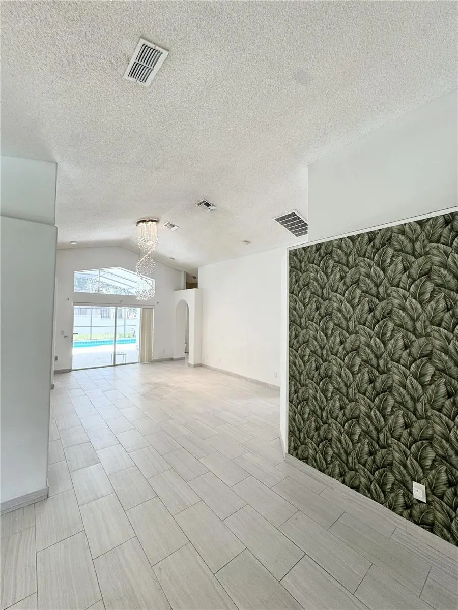2627 Oneida Loop, FL