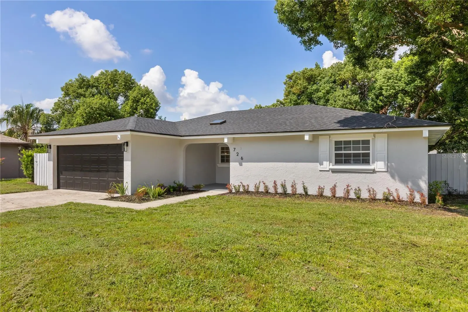 726 Forest Glen Court, FL