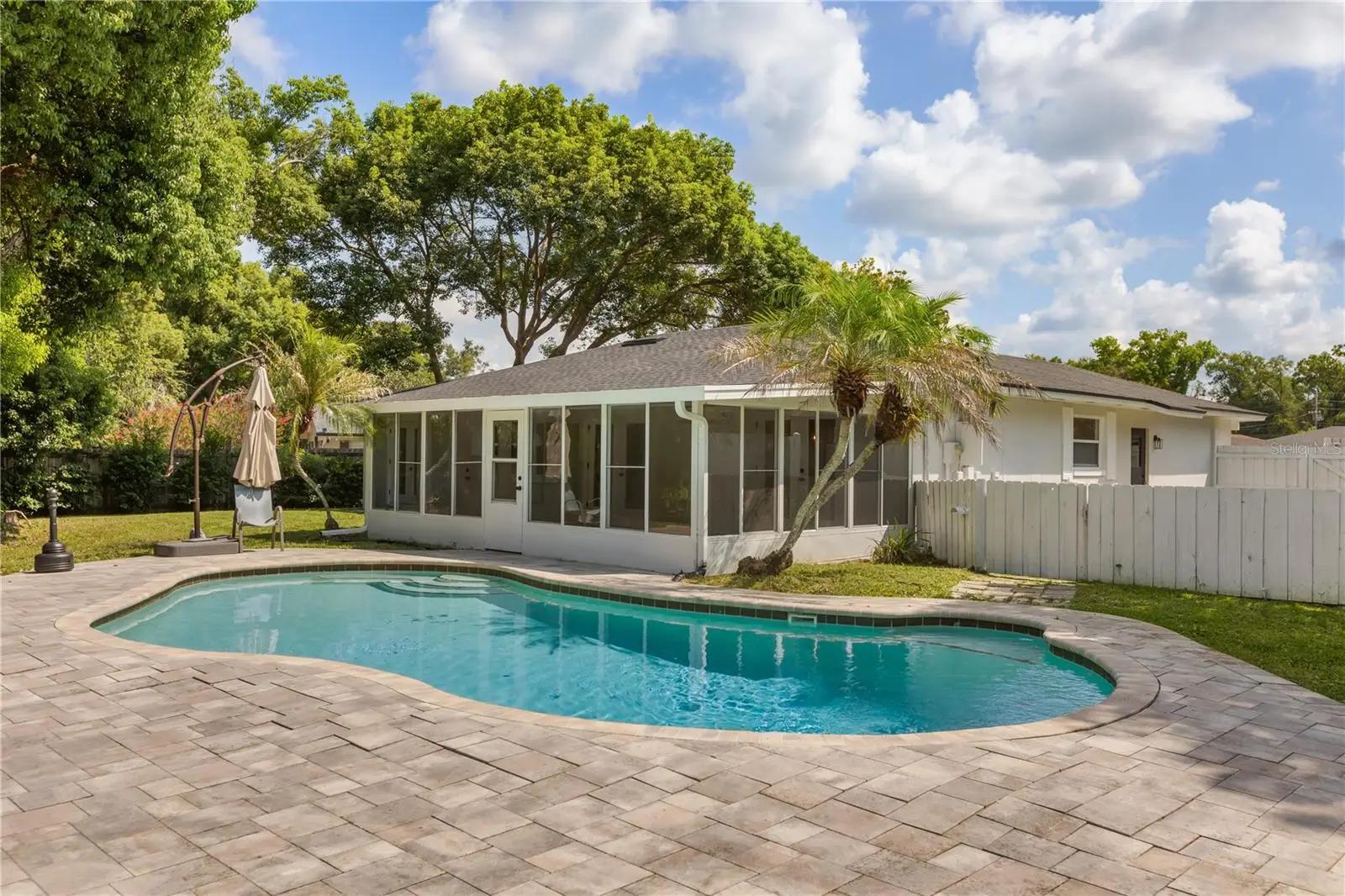 726 Forest Glen Court, FL