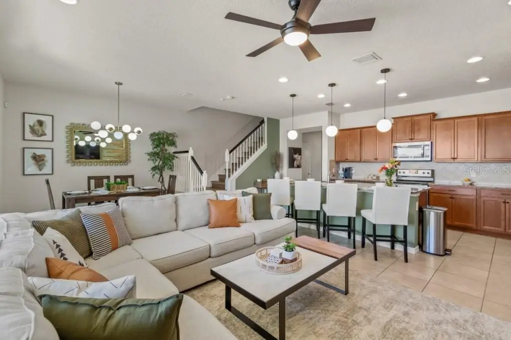 8838 Geneve Court, FL