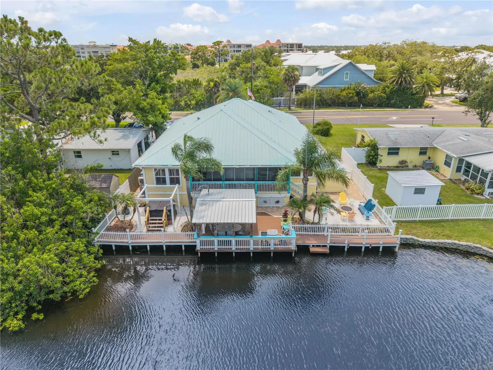 521 Peninsula Avenue, FL