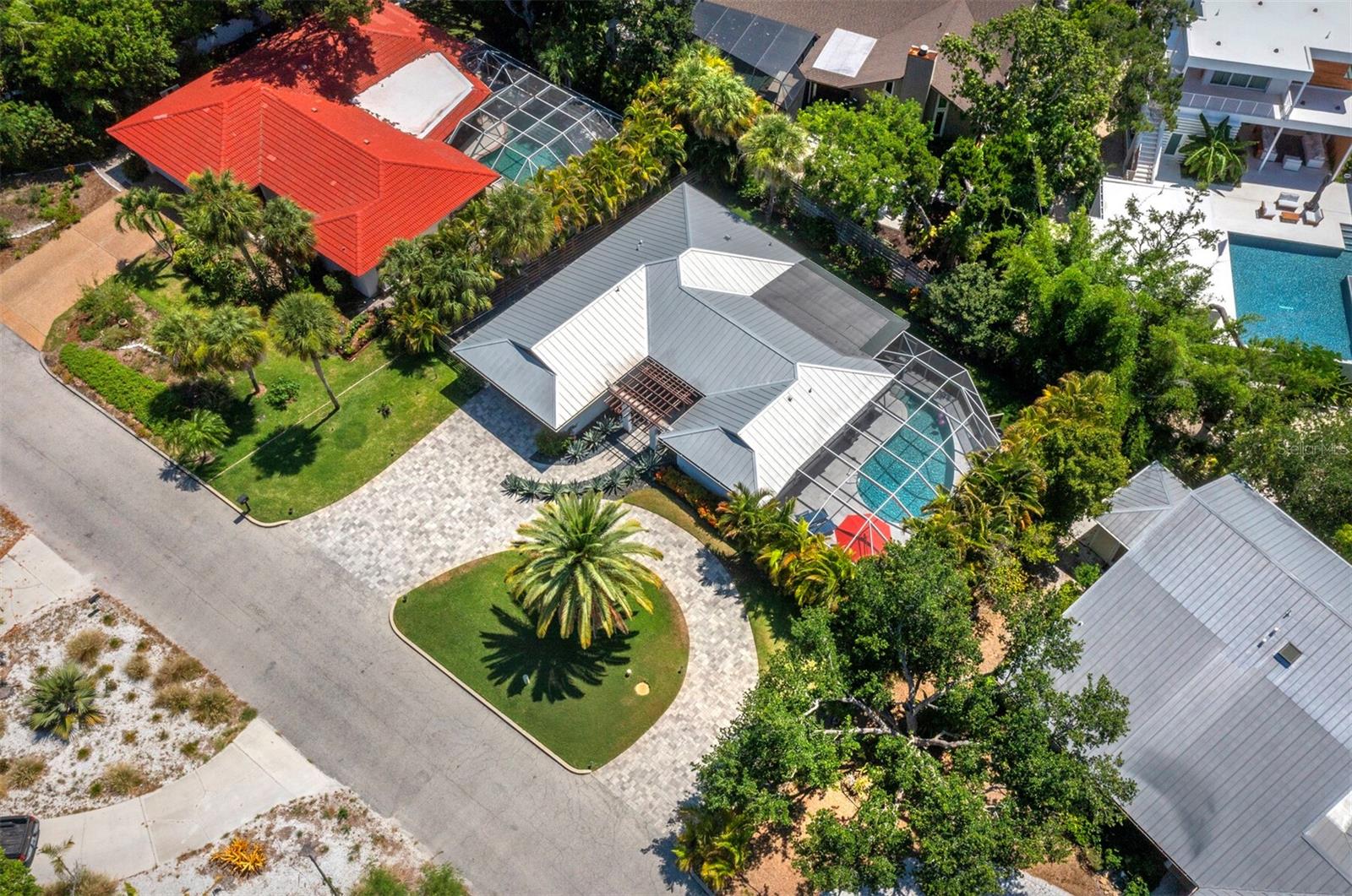 622 Tropical Circle, FL