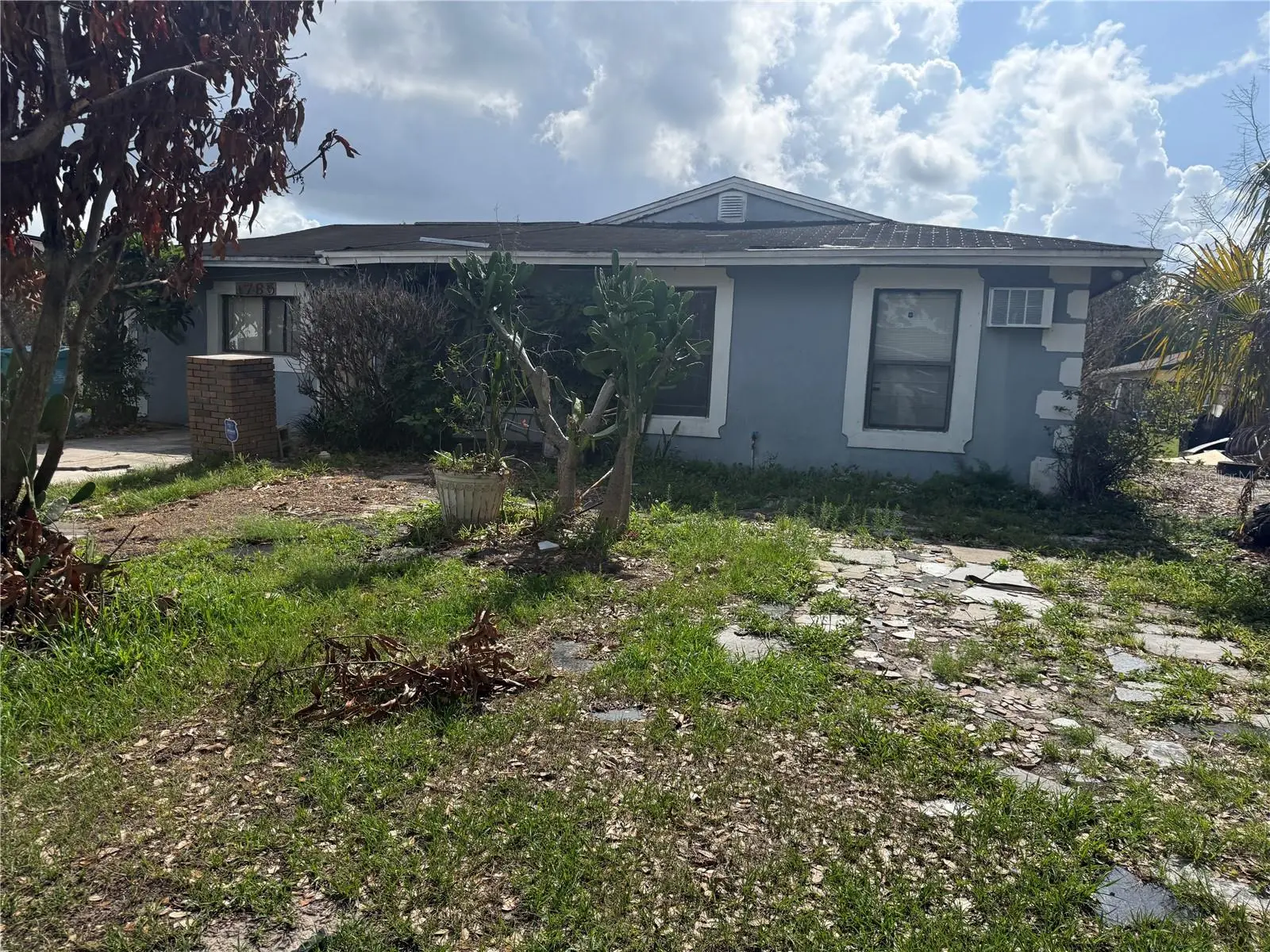 1765 Flores Court, FL