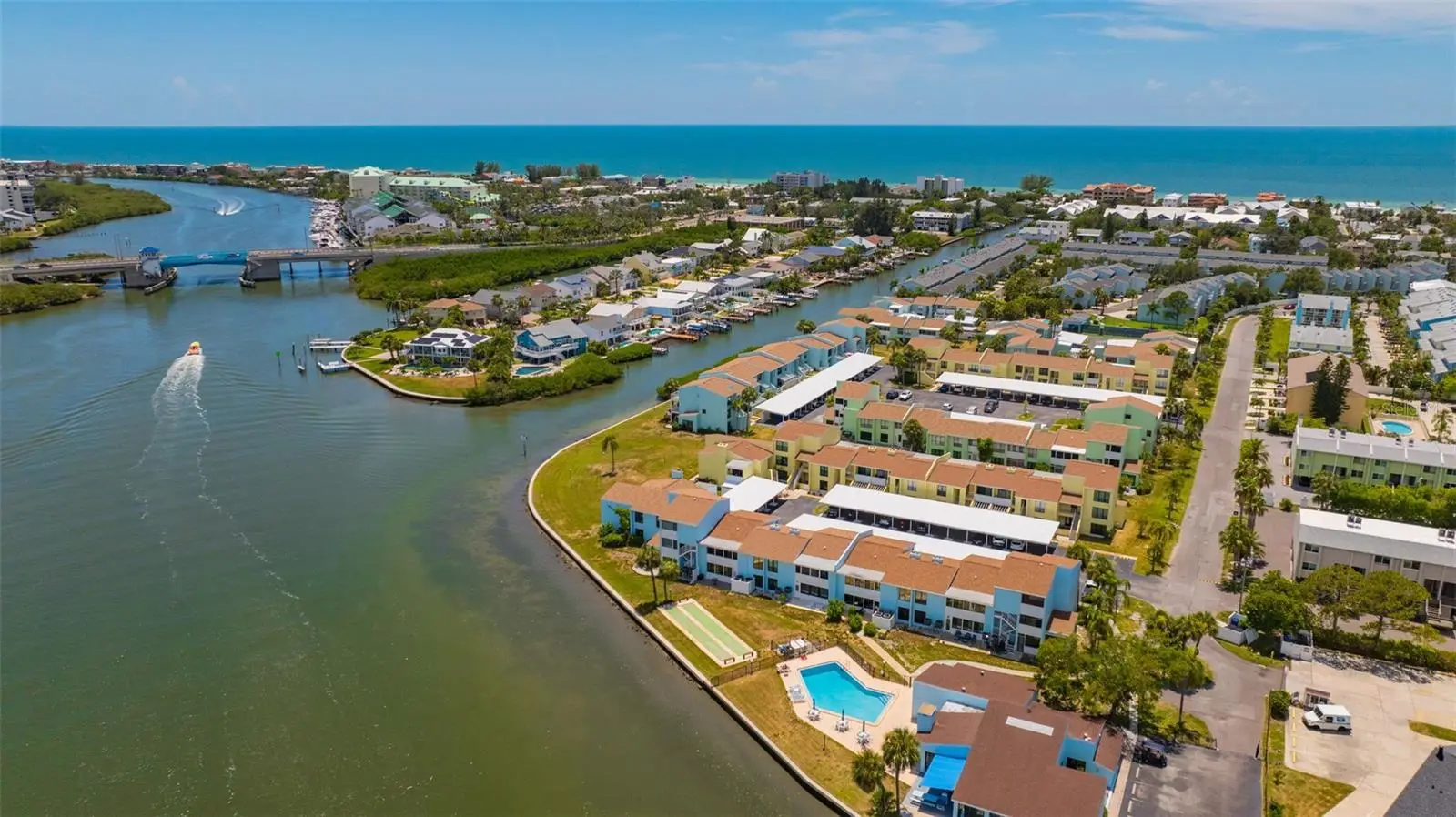 1 Windrush Boulevard, FL