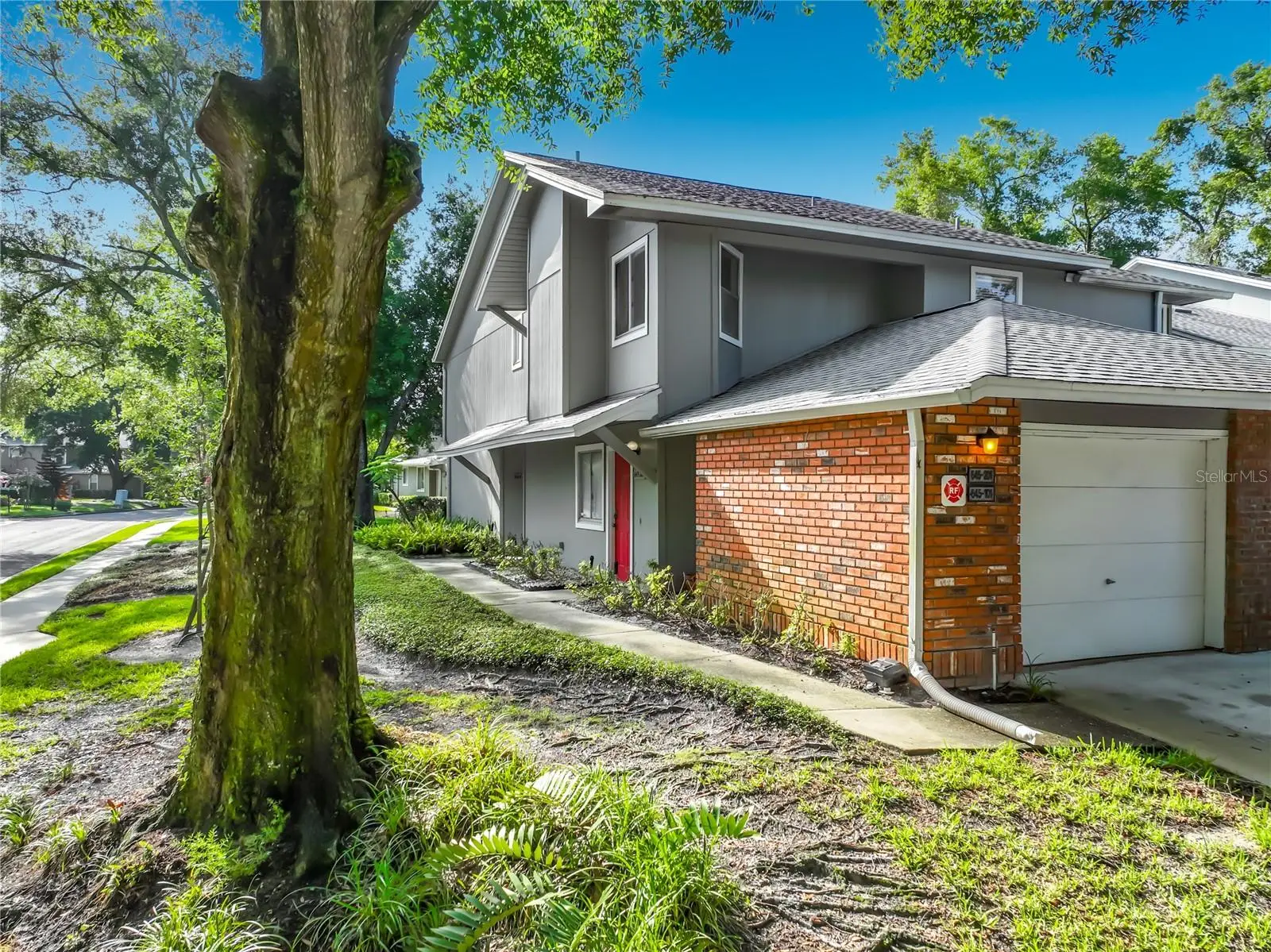 645 Laurel Oak Lane, FL