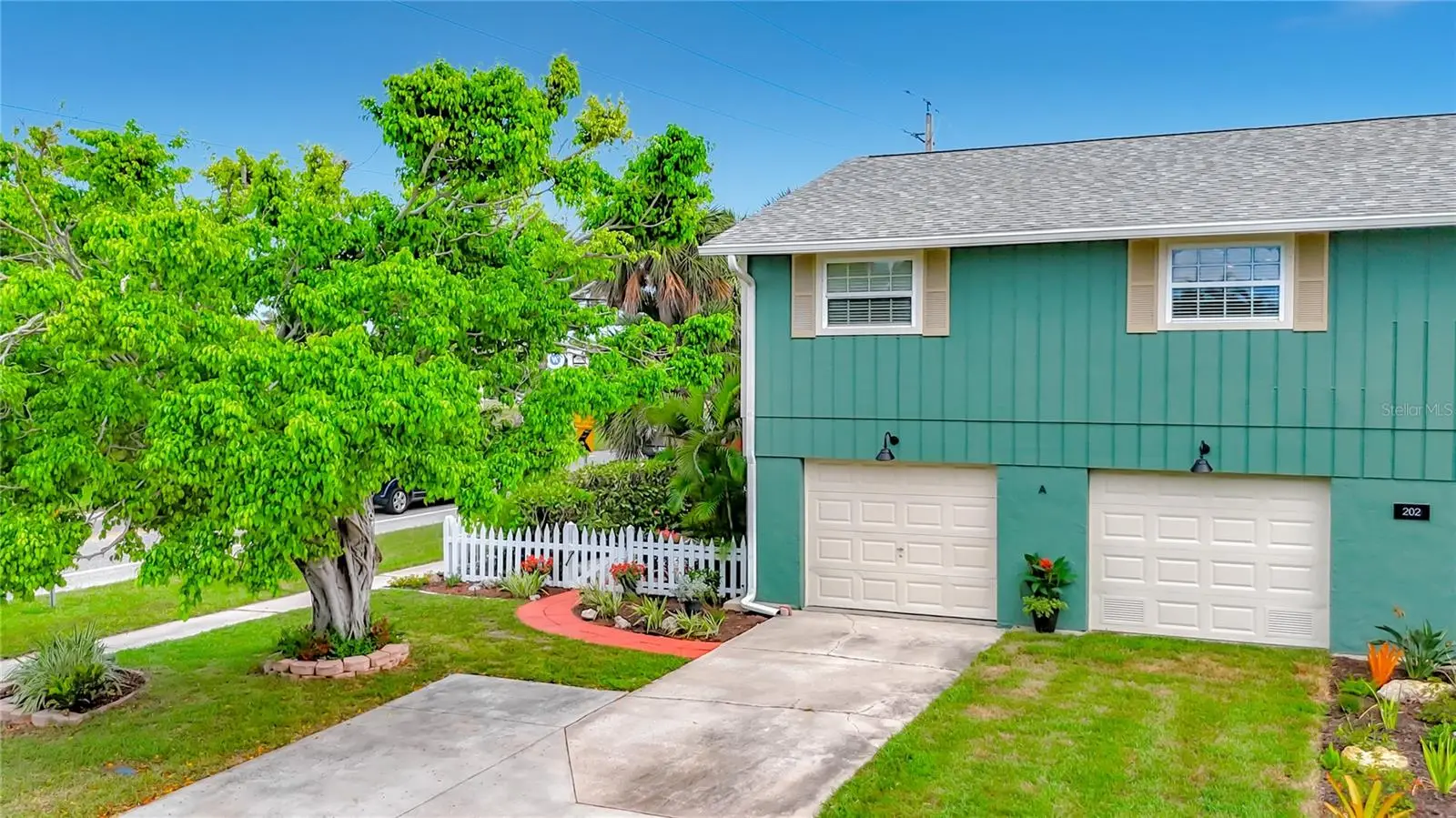 202 Peacock Lane, FL